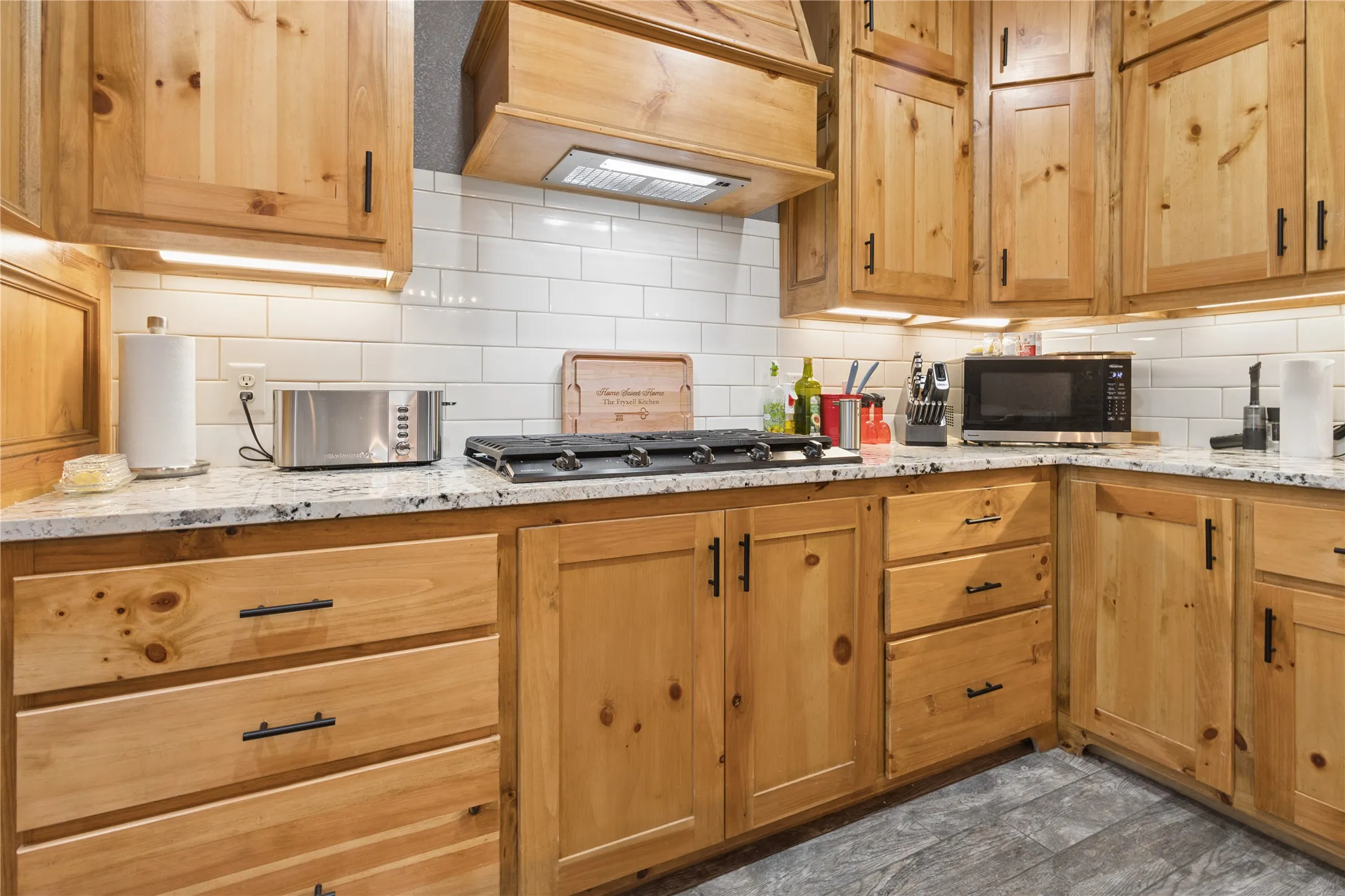 Single Family Residence For Sale in Bowie County , 1100 Fm 992 N, De Kalb, Texas 75559, 3 Bedroom, 3 Bathroom, 2 Garage spaces, 2,359 Sqft, built in 2021, mls#21370064, Real Estate Agent in De Kalb, Homes For Sale in Bowie county, Homes For Sale in De Kalb, Realtor in De Kalb Texas, Real Estate Brokerage Independent Realty Texas, Luminita Cordes Realtor