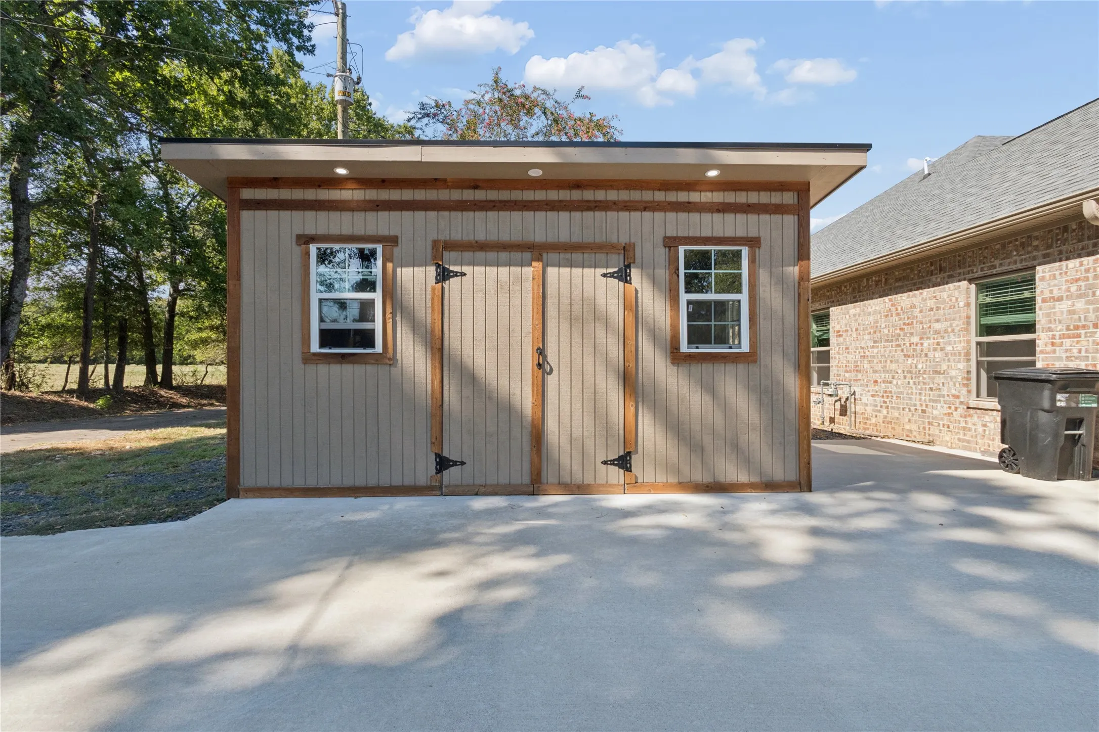 Single Family Residence For Sale in Bowie County , 1100 Fm 992 N, De Kalb, Texas 75559, 3 Bedroom, 3 Bathroom, 2 Garage spaces, 2,359 Sqft, built in 2021, mls#21370064, Real Estate Agent in De Kalb, Homes For Sale in Bowie county, Homes For Sale in De Kalb, Realtor in De Kalb Texas, Real Estate Brokerage Independent Realty Texas, Luminita Cordes Realtor