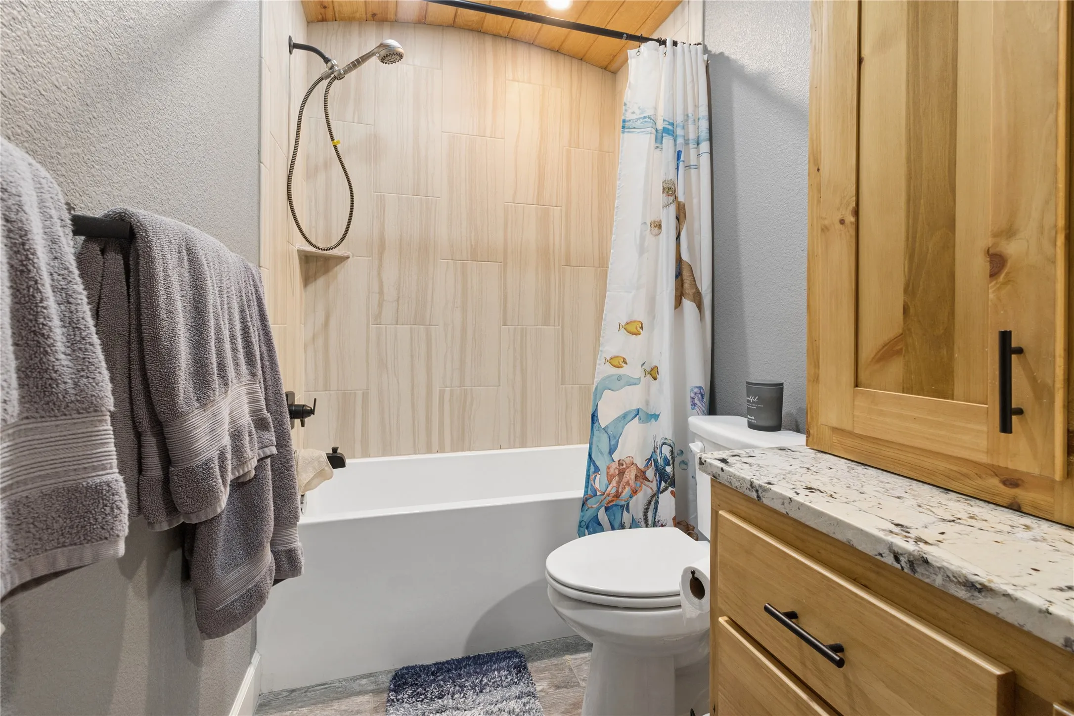 Single Family Residence For Sale in Bowie County , 1100 Fm 992 N, De Kalb, Texas 75559, 3 Bedroom, 3 Bathroom, 2 Garage spaces, 2,359 Sqft, built in 2021, mls#21370064, Real Estate Agent in De Kalb, Homes For Sale in Bowie county, Homes For Sale in De Kalb, Realtor in De Kalb Texas, Real Estate Brokerage Independent Realty Texas, Luminita Cordes Realtor