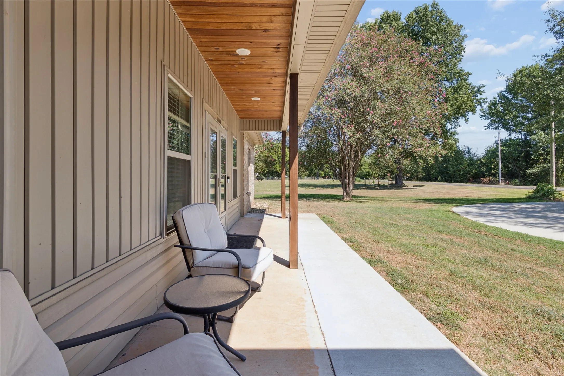 Single Family Residence For Sale in Bowie County , 1100 Fm 992 N, De Kalb, Texas 75559, 3 Bedroom, 3 Bathroom, 2 Garage spaces, 2,359 Sqft, built in 2021, mls#21370064, Real Estate Agent in De Kalb, Homes For Sale in Bowie county, Homes For Sale in De Kalb, Realtor in De Kalb Texas, Real Estate Brokerage Independent Realty Texas, Luminita Cordes Realtor