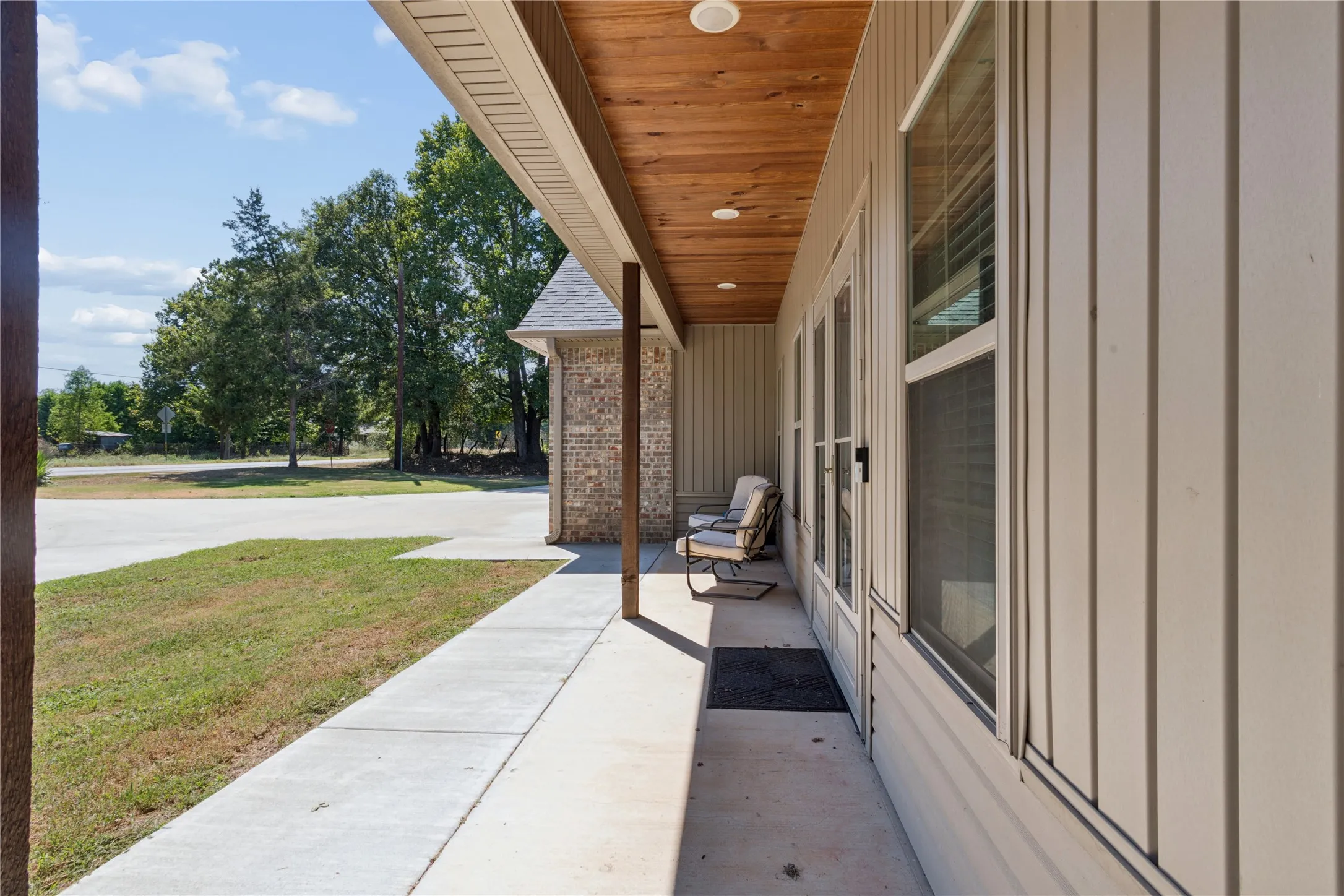 Single Family Residence For Sale in Bowie County , 1100 Fm 992 N, De Kalb, Texas 75559, 3 Bedroom, 3 Bathroom, 2 Garage spaces, 2,359 Sqft, built in 2021, mls#21370064, Real Estate Agent in De Kalb, Homes For Sale in Bowie county, Homes For Sale in De Kalb, Realtor in De Kalb Texas, Real Estate Brokerage Independent Realty Texas, Luminita Cordes Realtor