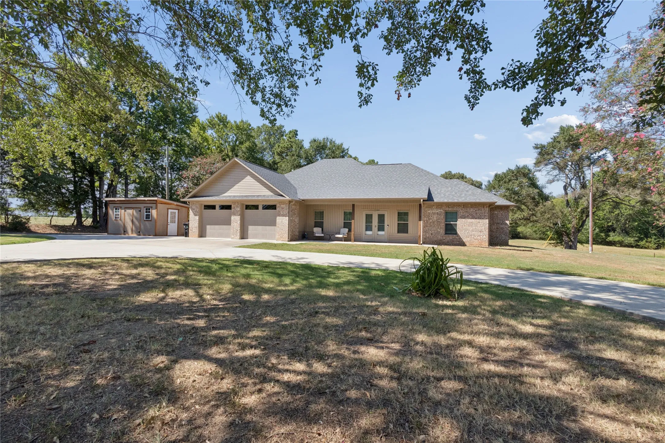 Single Family Residence For Sale in Bowie County , 1100 Fm 992 N, De Kalb, Texas 75559, 3 Bedroom, 3 Bathroom, 2 Garage spaces, 2,359 Sqft, built in 2021, mls#21370064, Real Estate Agent in De Kalb, Homes For Sale in Bowie county, Homes For Sale in De Kalb, Realtor in De Kalb Texas, Real Estate Brokerage Independent Realty Texas, Luminita Cordes Realtor