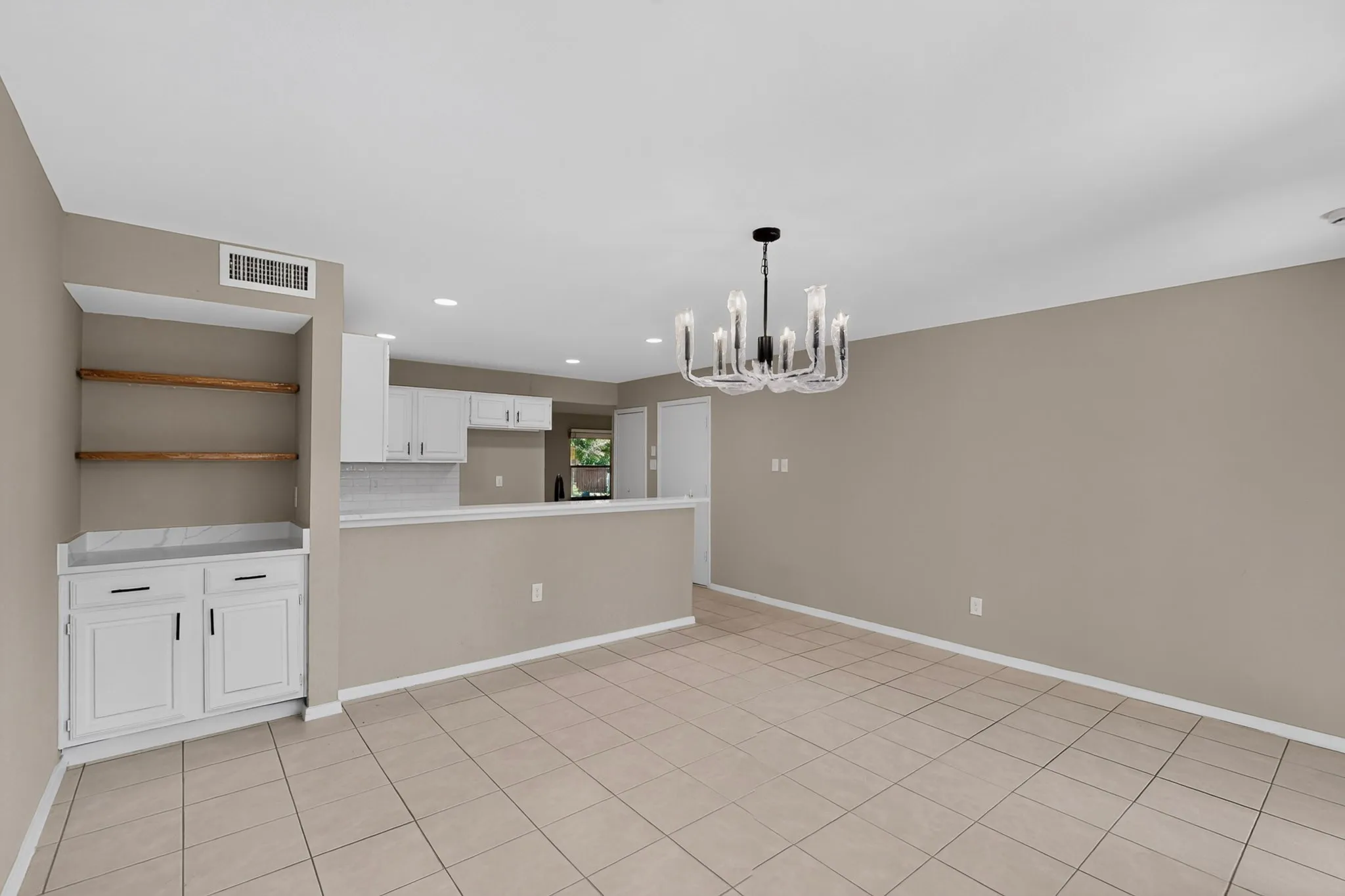 Single Family Residence For Sale in Collin County , 2404 Lemmontree Lane, Plano, Texas 75074, 3 Bedroom, 2 Bathroom, 2 Garage spaces, 1,430 Sqft, built in 1982, mls#21357470, Real Estate Agent in Plano, Homes For Sale in Collin county, Homes For Sale in Plano, Realtor in Plano Texas, Real Estate Brokerage Independent Realty Texas, Luminita Cordes Realtor