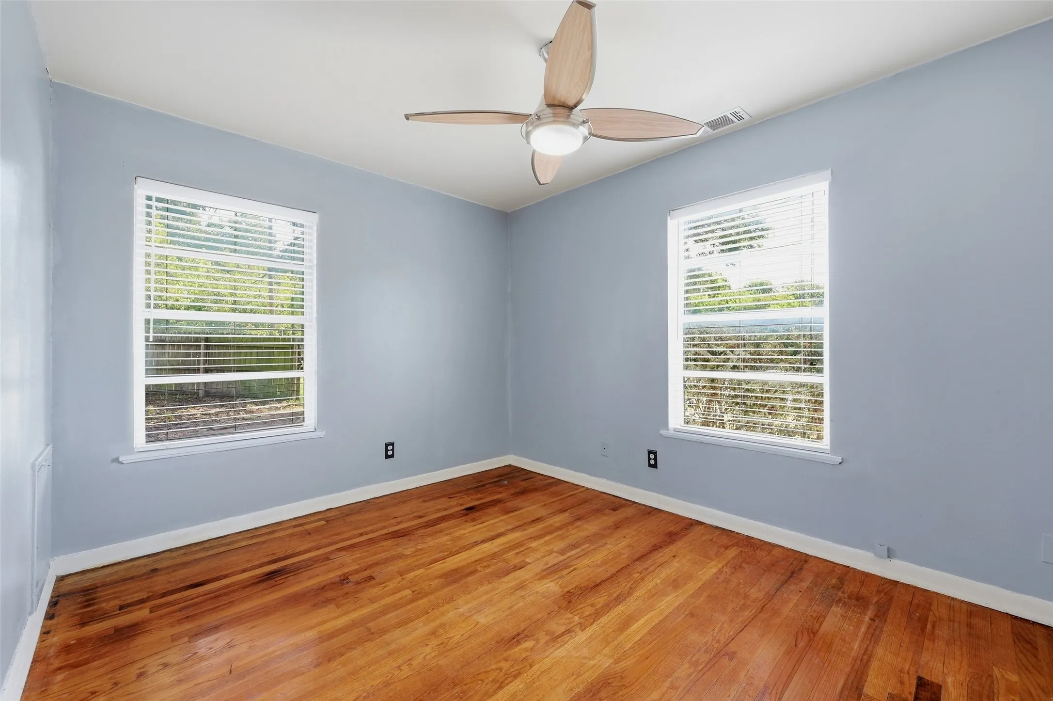 Single Family Residence For Sale in Grayson County , 636 S Andrews Avenue, Sherman, Texas 75090, 3 Bedroom, 1 Bathroom, Garage spaces, 1,014 Sqft, built in 1958, mls#21370398, Real Estate Agent in Sherman, Homes For Sale in Grayson county, Homes For Sale in Sherman, Realtor in Sherman Texas, Real Estate Brokerage Independent Realty Texas, Luminita Cordes Realtor
