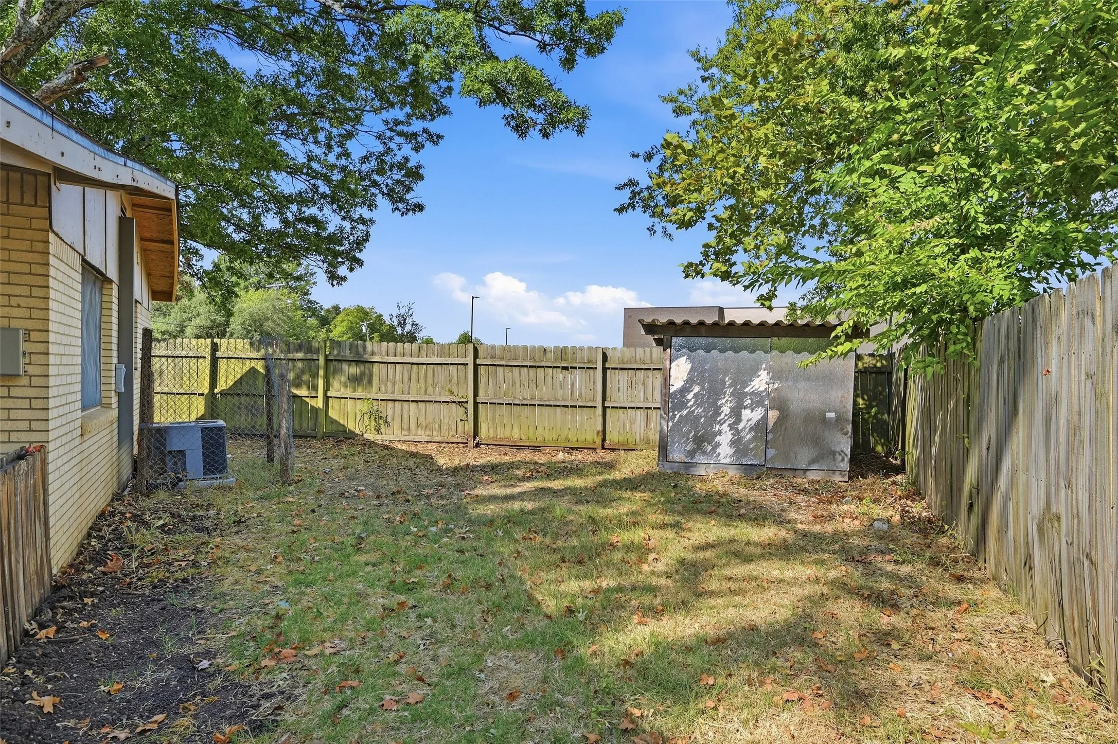 Single Family Residence For Sale in Grayson County , 636 S Andrews Avenue, Sherman, Texas 75090, 3 Bedroom, 1 Bathroom, Garage spaces, 1,014 Sqft, built in 1958, mls#21370398, Real Estate Agent in Sherman, Homes For Sale in Grayson county, Homes For Sale in Sherman, Realtor in Sherman Texas, Real Estate Brokerage Independent Realty Texas, Luminita Cordes Realtor