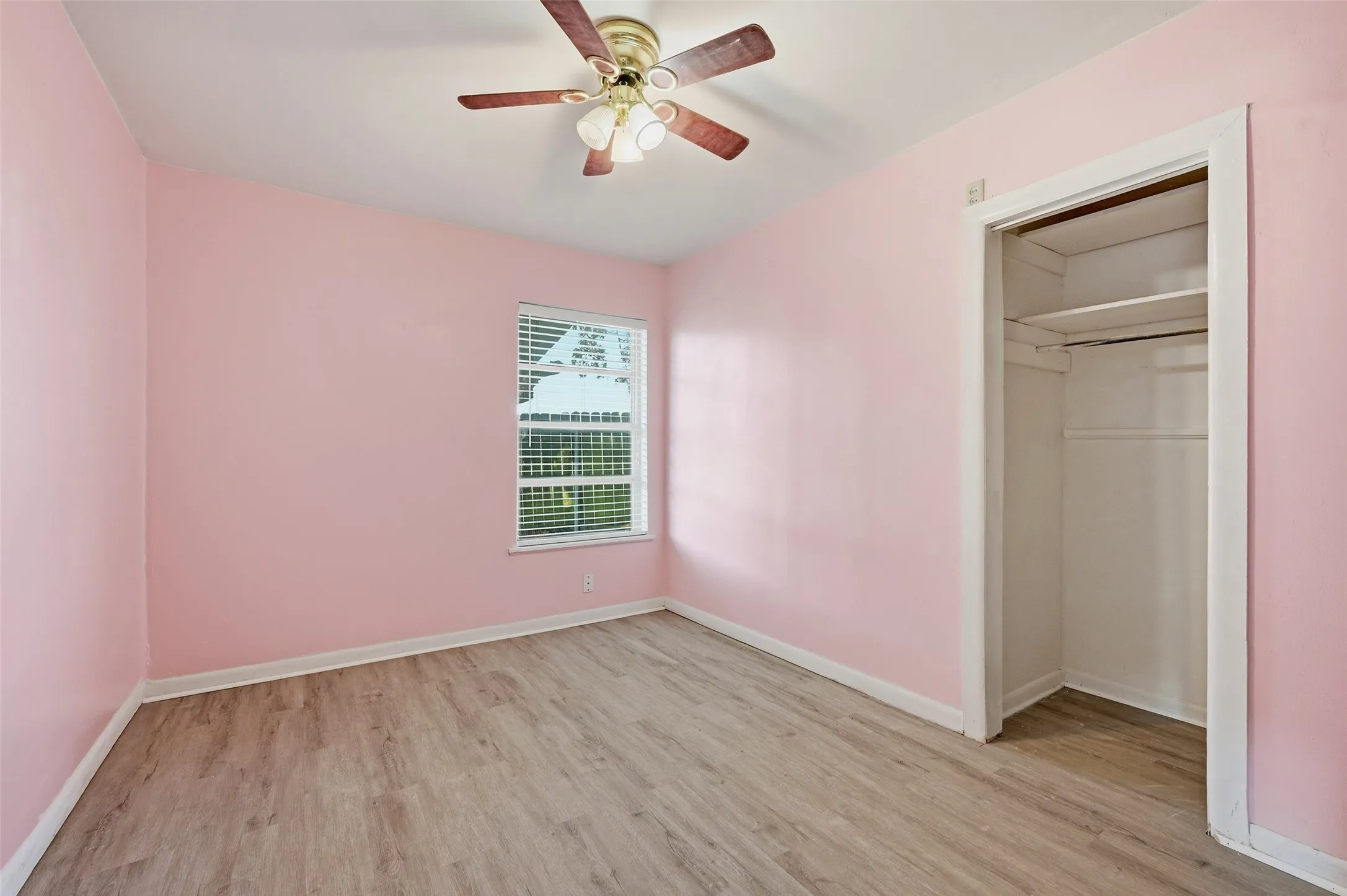 Single Family Residence For Sale in Grayson County , 636 S Andrews Avenue, Sherman, Texas 75090, 3 Bedroom, 1 Bathroom, Garage spaces, 1,014 Sqft, built in 1958, mls#21370398, Real Estate Agent in Sherman, Homes For Sale in Grayson county, Homes For Sale in Sherman, Realtor in Sherman Texas, Real Estate Brokerage Independent Realty Texas, Luminita Cordes Realtor
