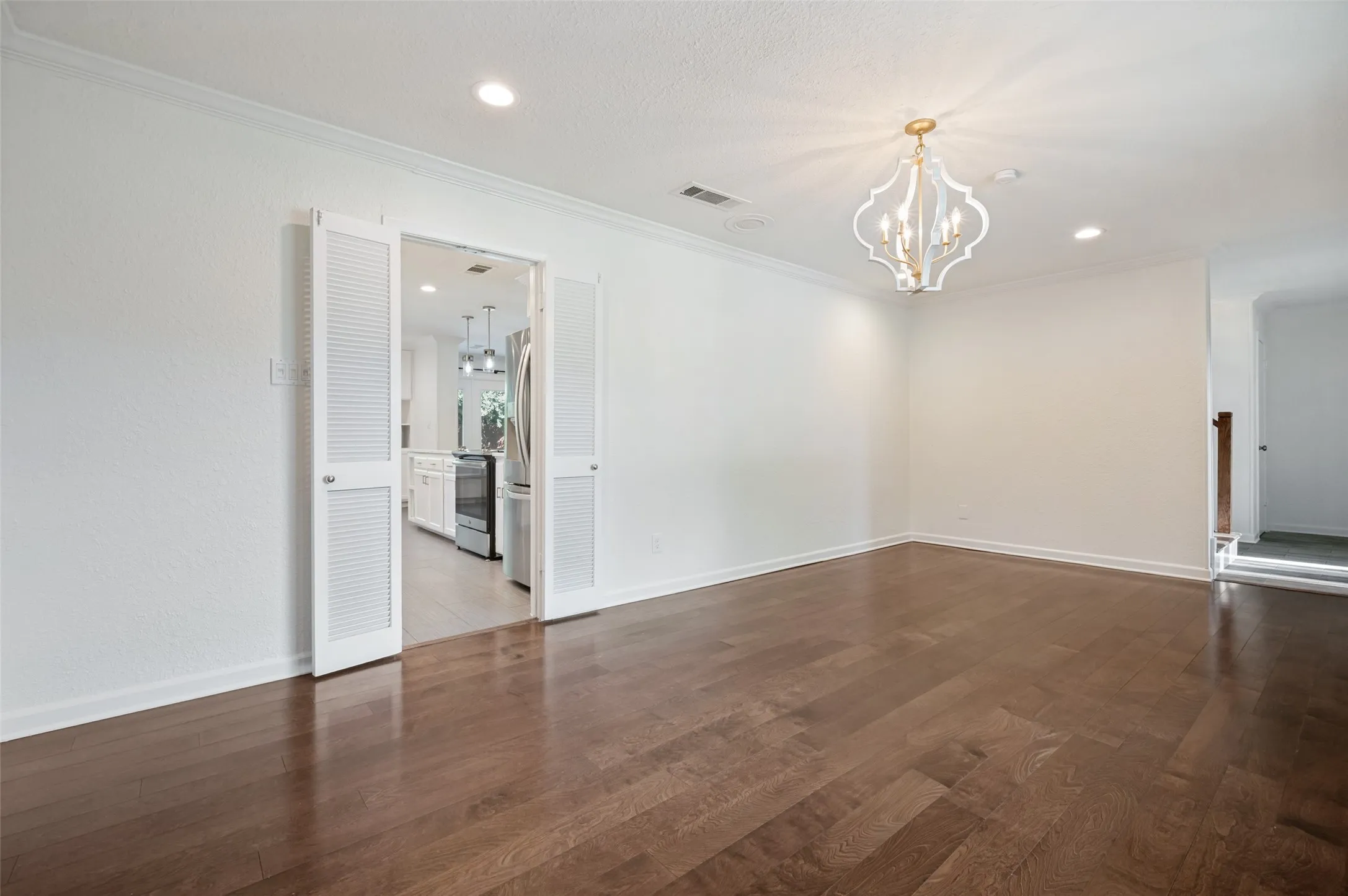 Single Family Residence For Sale in Dallas County , 10131 Pensive Drive, Dallas, Texas 75229, 4 Bedroom, 3 Bathroom, 2 Garage spaces, 2,620 Sqft, built in 1966, mls#21371510, Real Estate Agent in Dallas, Homes For Sale in Dallas county, Homes For Sale in Dallas, Realtor in Dallas Texas, Real Estate Brokerage Independent Realty Texas, Luminita Cordes Realtor