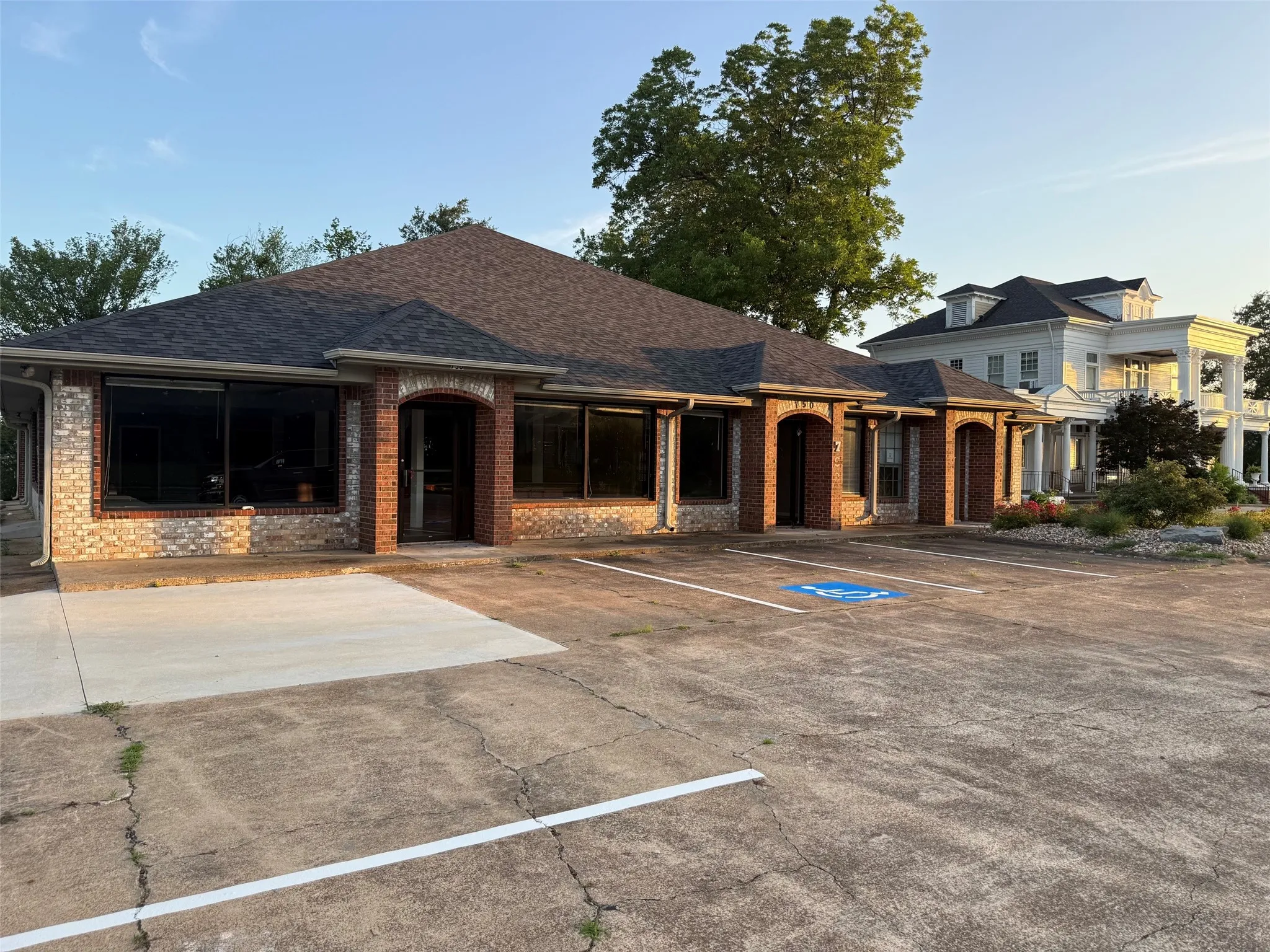 Office For Sale in Lamar County , 750 Clarksville, Paris, Texas 75460, 0, 0, Garage spaces, 7,099 Sqft, built in 1982, mls#21331925, Real Estate Agent in Paris, Homes For Sale in Lamar county, Homes For Sale in Paris, Realtor in Paris Texas, Real Estate Brokerage Independent Realty Texas, Luminita Cordes Realtor