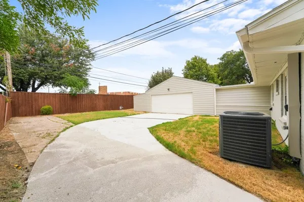 Single Family Residence For Sale in Dallas County , 14011 Stardust Lane, Farmers Branch, Texas 75234, 4 Bedroom, 2 Bathroom, 2 Garage spaces, 1,940 Sqft, built in 1957, mls#21370220, Real Estate Agent in Farmers Branch, Homes For Sale in Dallas county, Homes For Sale in Farmers Branch, Realtor in Farmers Branch Texas, Real Estate Brokerage Independent Realty Texas, Luminita Cordes Realtor
