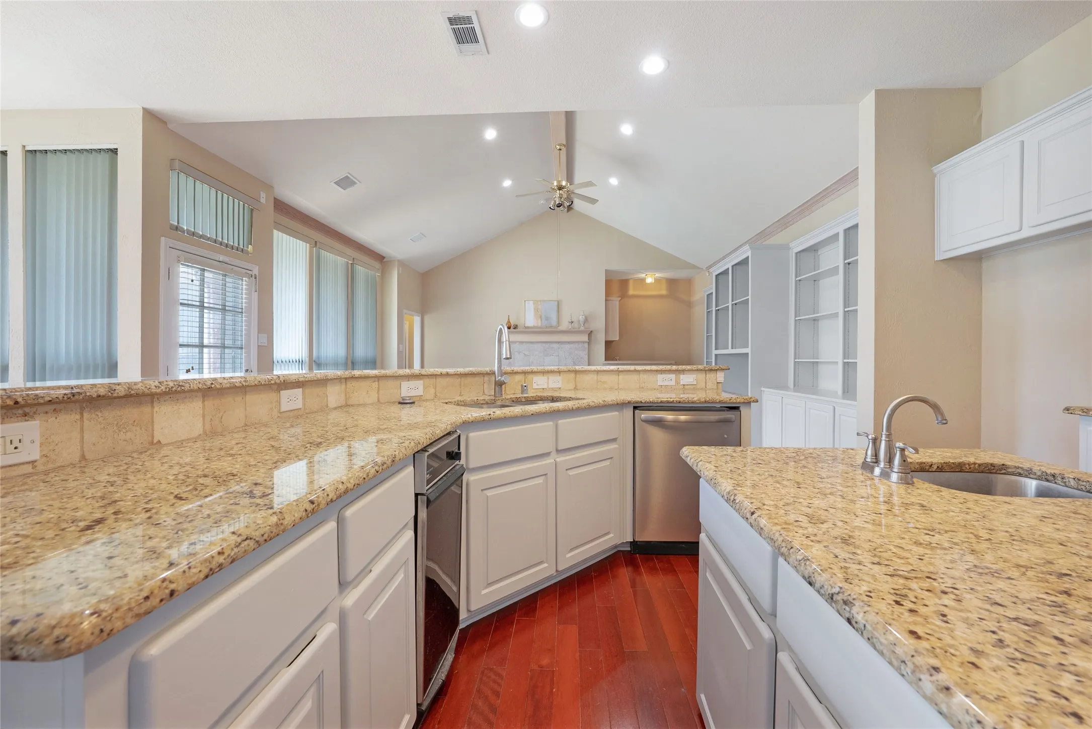 Single Family Residence For Rent in Collin County , 4516 Salerno Circle, Plano, Texas 75093, 4 Bedroom, 4 Bathroom, 3 Garage spaces, 3,784 Sqft, built in 1992, mls#21368236, Real Estate Agent in Plano, Homes For Rent in Collin county, Homes For Rent in Plano, Realtor in Plano Texas, Real Estate Brokerage Independent Realty Texas, Luminita Cordes Realtor