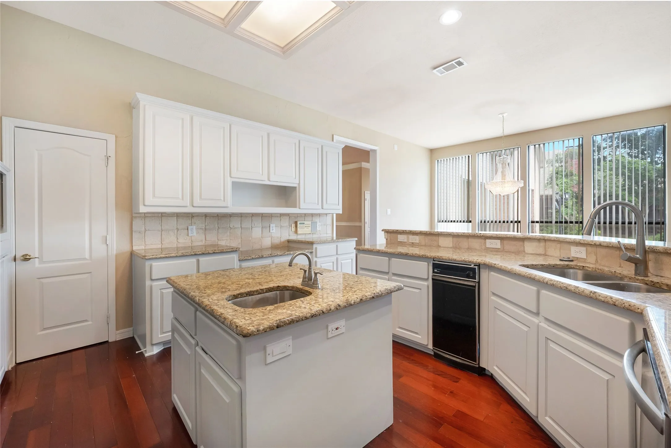 Single Family Residence For Rent in Collin County , 4516 Salerno Circle, Plano, Texas 75093, 4 Bedroom, 4 Bathroom, 3 Garage spaces, 3,784 Sqft, built in 1992, mls#21368236, Real Estate Agent in Plano, Homes For Rent in Collin county, Homes For Rent in Plano, Realtor in Plano Texas, Real Estate Brokerage Independent Realty Texas, Luminita Cordes Realtor