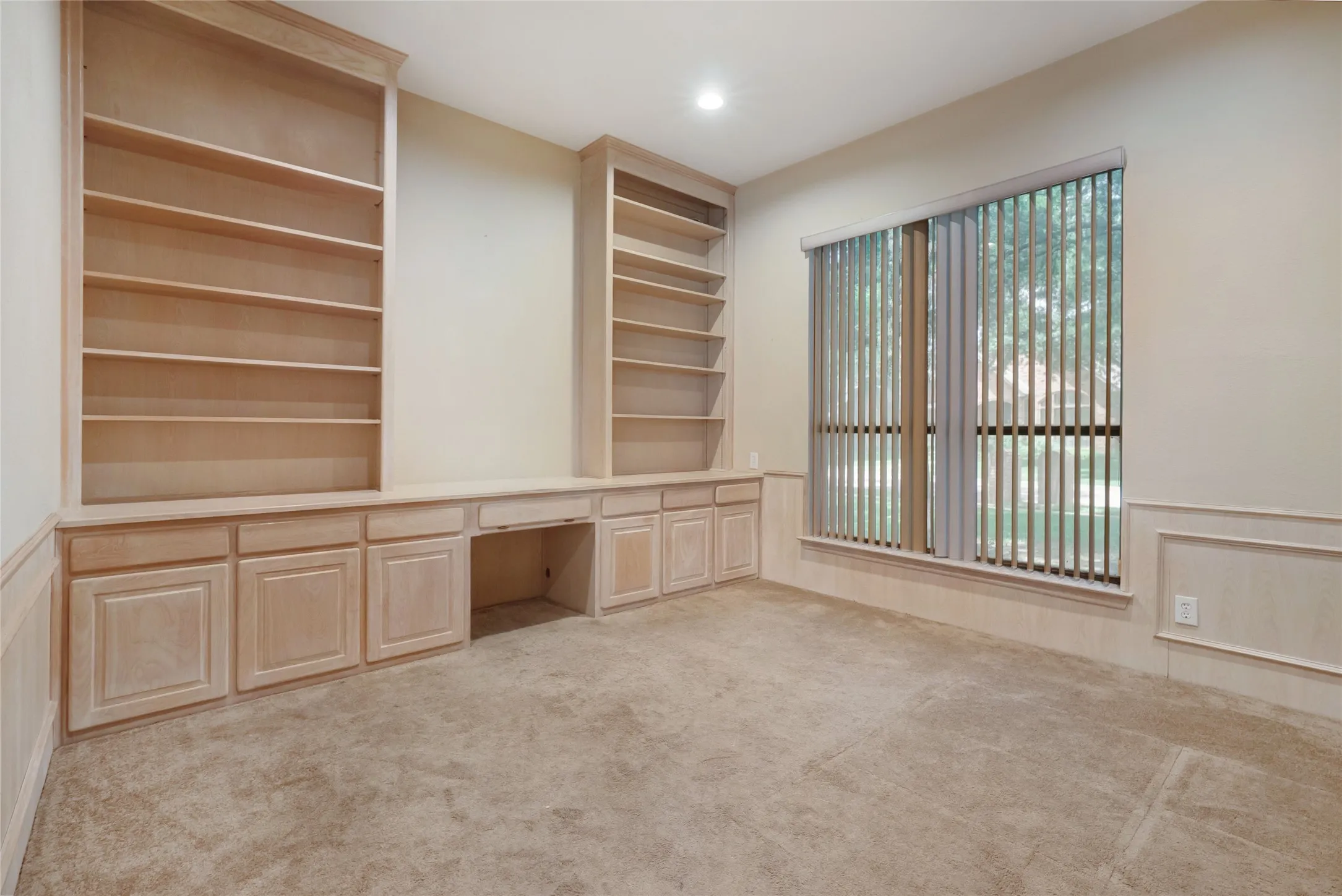 Single Family Residence For Rent in Collin County , 4516 Salerno Circle, Plano, Texas 75093, 4 Bedroom, 4 Bathroom, 3 Garage spaces, 3,784 Sqft, built in 1992, mls#21368236, Real Estate Agent in Plano, Homes For Rent in Collin county, Homes For Rent in Plano, Realtor in Plano Texas, Real Estate Brokerage Independent Realty Texas, Luminita Cordes Realtor