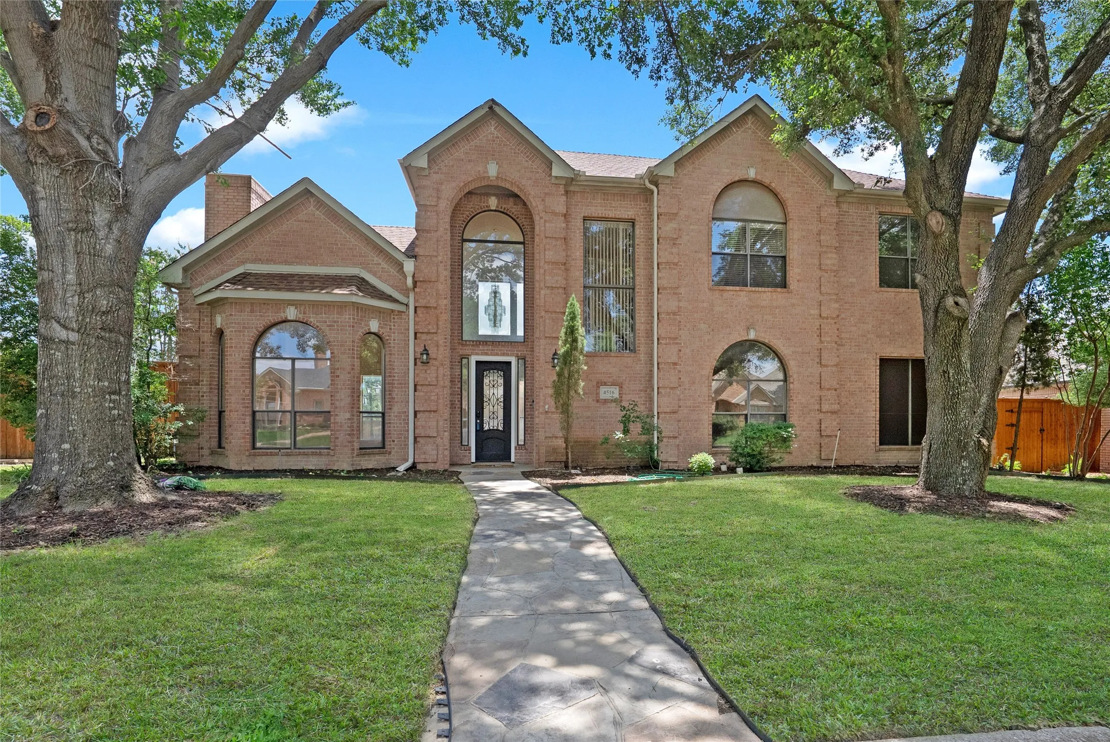 Single Family Residence For Rent in Collin County , 4516 Salerno Circle, Plano, Texas 75093, 4 Bedroom, 4 Bathroom, 3 Garage spaces, 3,784 Sqft, built in 1992, mls#21368236, Real Estate Agent in Plano, Homes For Rent in Collin county, Homes For Rent in Plano, Realtor in Plano Texas, Real Estate Brokerage Independent Realty Texas, Luminita Cordes Realtor
