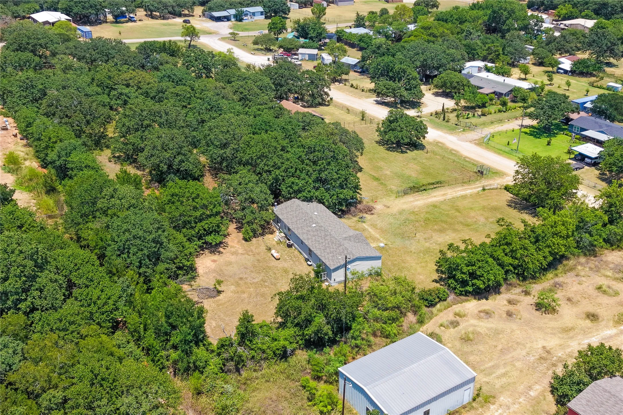Mobile Home For Sale in Johnson County , 2309 Daniels Drive, Joshua, Texas 76058, 4 Bedroom, 2 Bathroom, Garage spaces, 2,016 Sqft, built in 1997, mls#21371487, Real Estate Agent in Joshua, Homes For Sale in Johnson county, Homes For Sale in Joshua, Realtor in Joshua Texas, Real Estate Brokerage Independent Realty Texas, Luminita Cordes Realtor