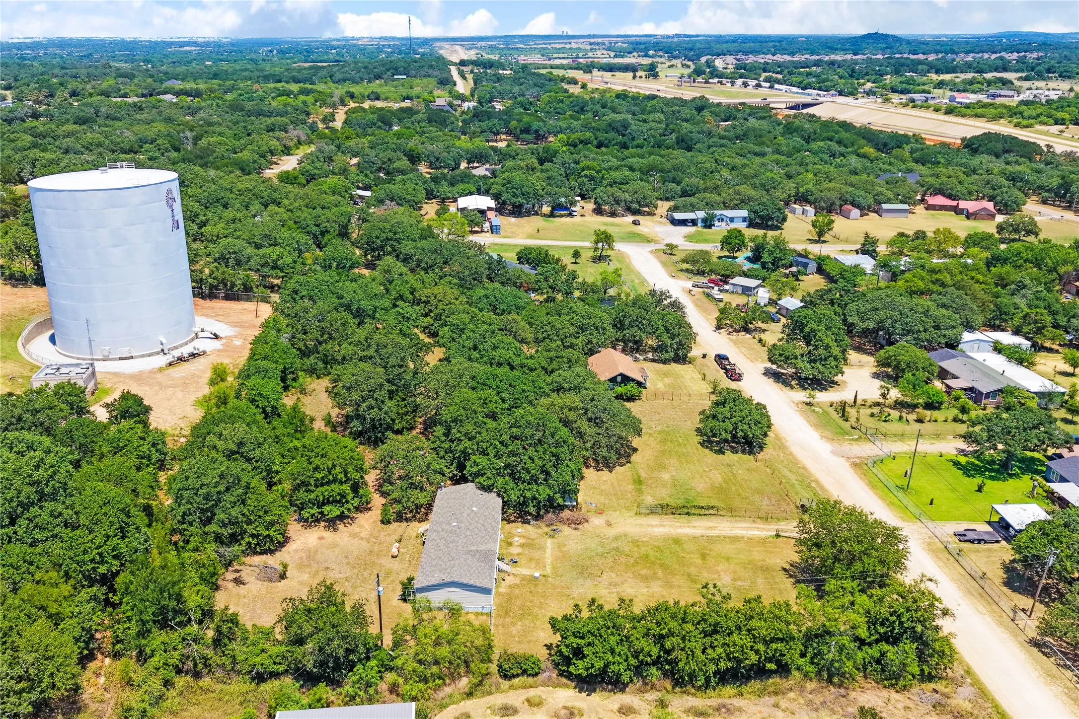 Mobile Home For Sale in Johnson County , 2309 Daniels Drive, Joshua, Texas 76058, 4 Bedroom, 2 Bathroom, Garage spaces, 2,016 Sqft, built in 1997, mls#21371487, Real Estate Agent in Joshua, Homes For Sale in Johnson county, Homes For Sale in Joshua, Realtor in Joshua Texas, Real Estate Brokerage Independent Realty Texas, Luminita Cordes Realtor