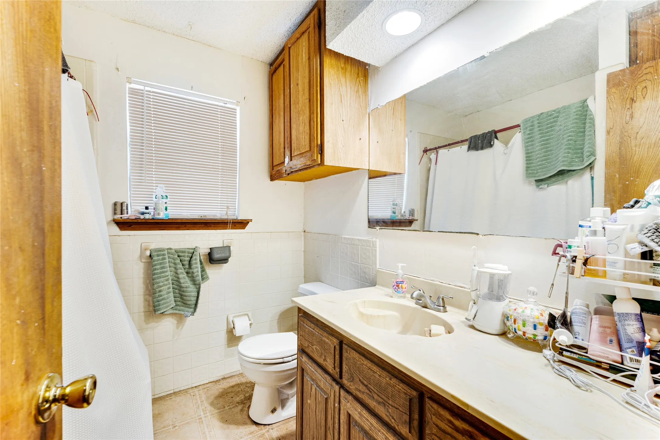 Mobile Home For Sale in Johnson County , 2309 Daniels Drive, Joshua, Texas 76058, 4 Bedroom, 2 Bathroom, Garage spaces, 2,016 Sqft, built in 1997, mls#21371487, Real Estate Agent in Joshua, Homes For Sale in Johnson county, Homes For Sale in Joshua, Realtor in Joshua Texas, Real Estate Brokerage Independent Realty Texas, Luminita Cordes Realtor