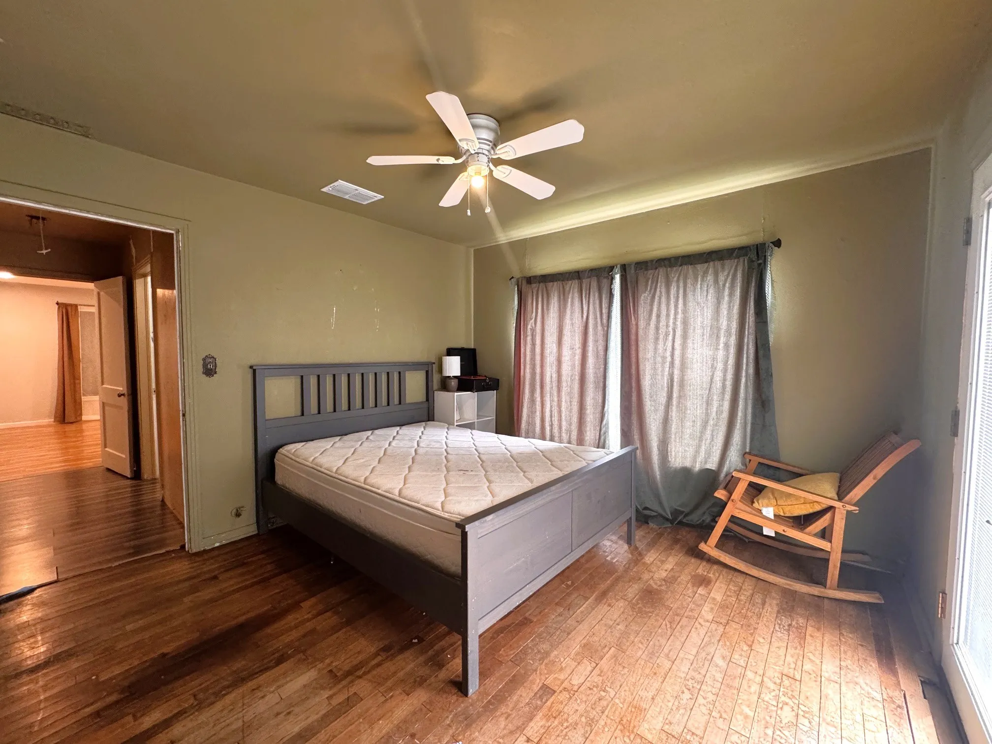 Single Family Residence For Sale in Titus County , 405 Margaret Dr., Mt Pleasant, Texas 75455, 4 Bedroom, 1 Bathroom, Garage spaces, 1,836 Sqft, built in 1962, mls#21370771, Real Estate Agent in Mt Pleasant, Homes For Sale in Titus county, Homes For Sale in Mt Pleasant, Realtor in Mt Pleasant Texas, Real Estate Brokerage Independent Realty Texas, Luminita Cordes Realtor