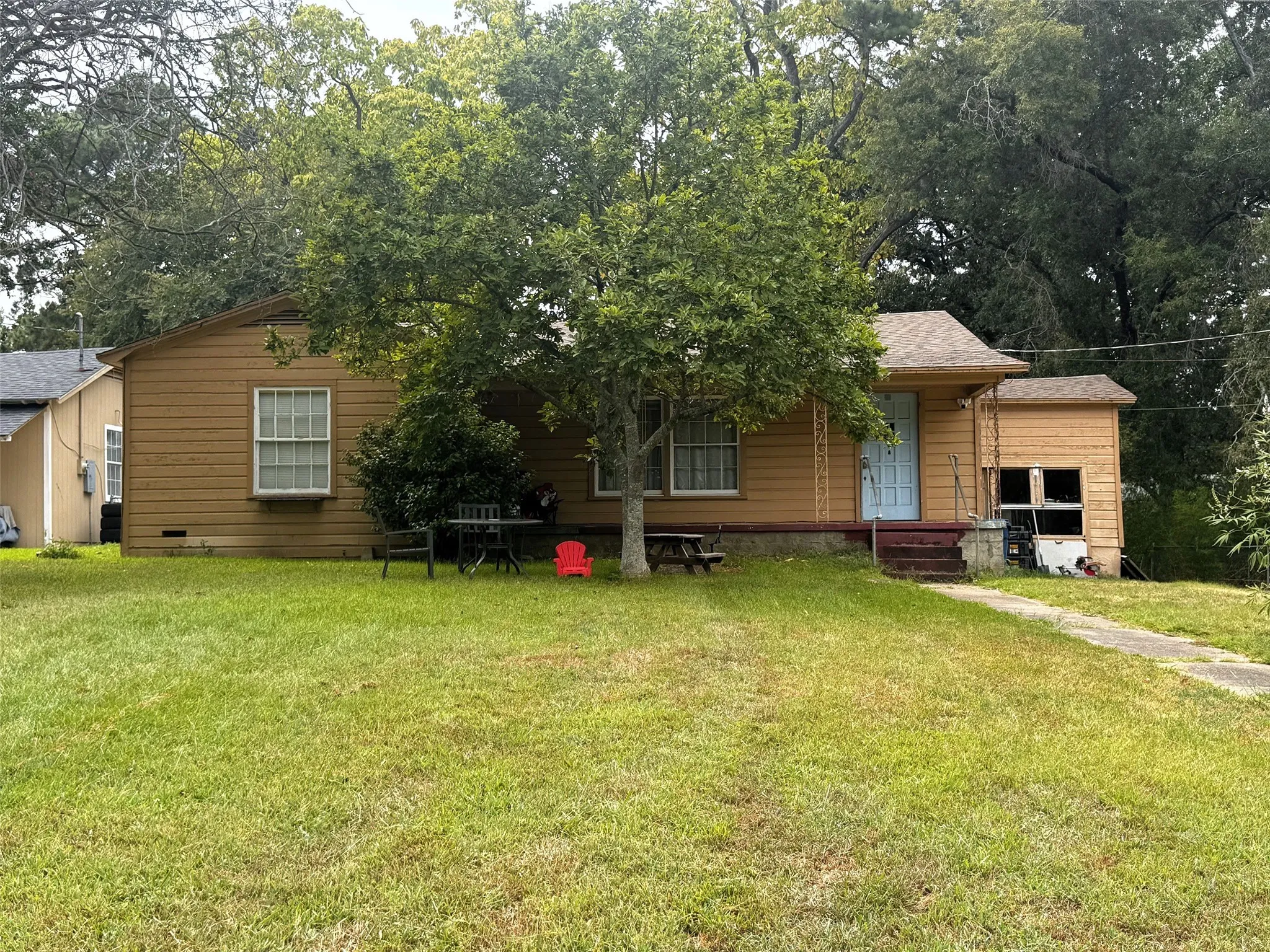 Single Family Residence For Sale in Titus County , 405 Margaret Dr., Mt Pleasant, Texas 75455, 4 Bedroom, 1 Bathroom, Garage spaces, 1,836 Sqft, built in 1962, mls#21370771, Real Estate Agent in Mt Pleasant, Homes For Sale in Titus county, Homes For Sale in Mt Pleasant, Realtor in Mt Pleasant Texas, Real Estate Brokerage Independent Realty Texas, Luminita Cordes Realtor