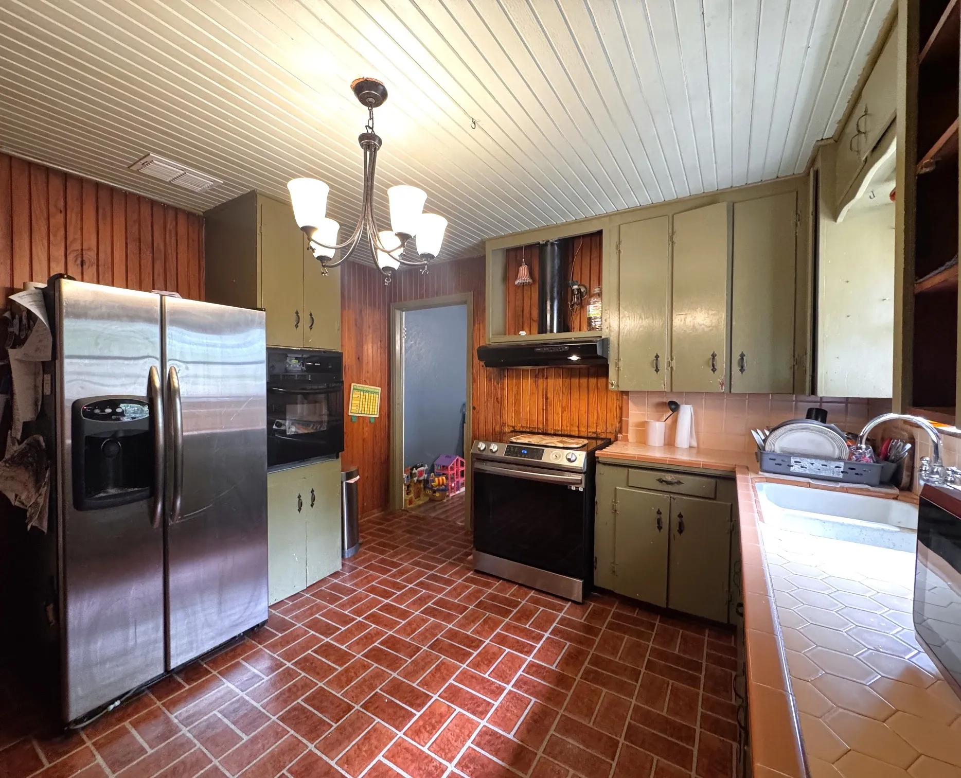 Single Family Residence For Sale in Titus County , 405 Margaret Dr., Mt Pleasant, Texas 75455, 4 Bedroom, 1 Bathroom, Garage spaces, 1,836 Sqft, built in 1962, mls#21370771, Real Estate Agent in Mt Pleasant, Homes For Sale in Titus county, Homes For Sale in Mt Pleasant, Realtor in Mt Pleasant Texas, Real Estate Brokerage Independent Realty Texas, Luminita Cordes Realtor