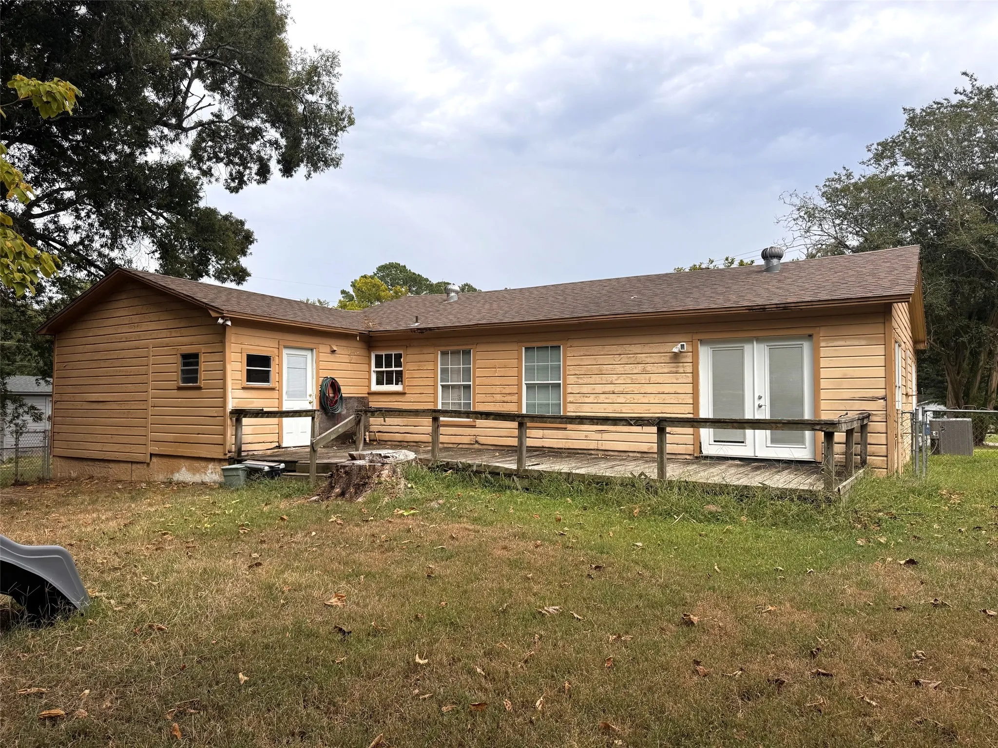 Single Family Residence For Sale in Titus County , 405 Margaret Dr., Mt Pleasant, Texas 75455, 4 Bedroom, 1 Bathroom, Garage spaces, 1,836 Sqft, built in 1962, mls#21370771, Real Estate Agent in Mt Pleasant, Homes For Sale in Titus county, Homes For Sale in Mt Pleasant, Realtor in Mt Pleasant Texas, Real Estate Brokerage Independent Realty Texas, Luminita Cordes Realtor