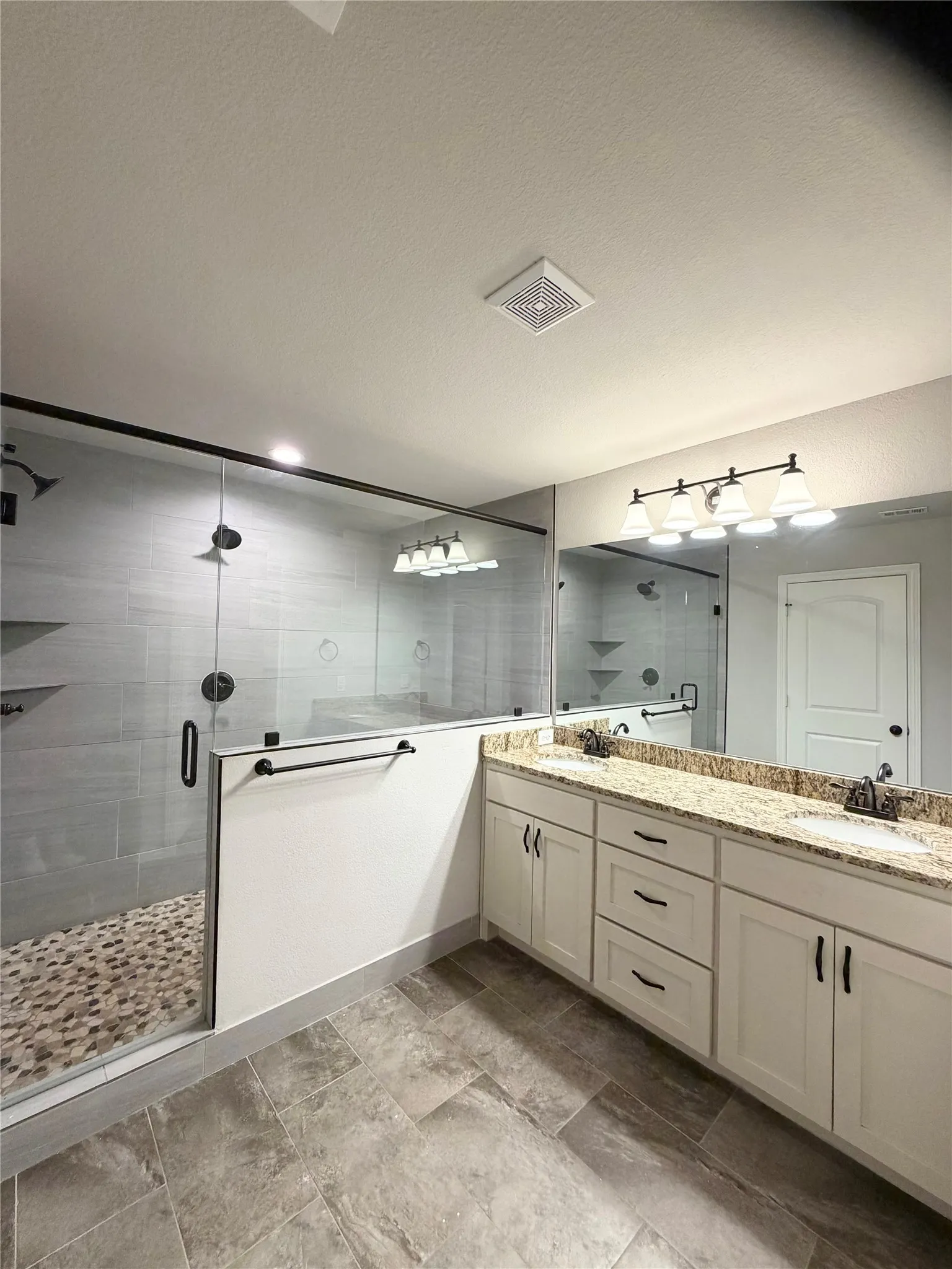 Single Family Residence For Rent in Collin County , 310 E Santa Fe Street, Farmersville, Texas 75442, 3 Bedroom, 3 Bathroom, Garage spaces, 2,010 Sqft, built in 1967, mls#21359704, Real Estate Agent in Farmersville, Homes For Rent in Collin county, Homes For Rent in Farmersville, Realtor in Farmersville Texas, Real Estate Brokerage Independent Realty Texas, Luminita Cordes Realtor