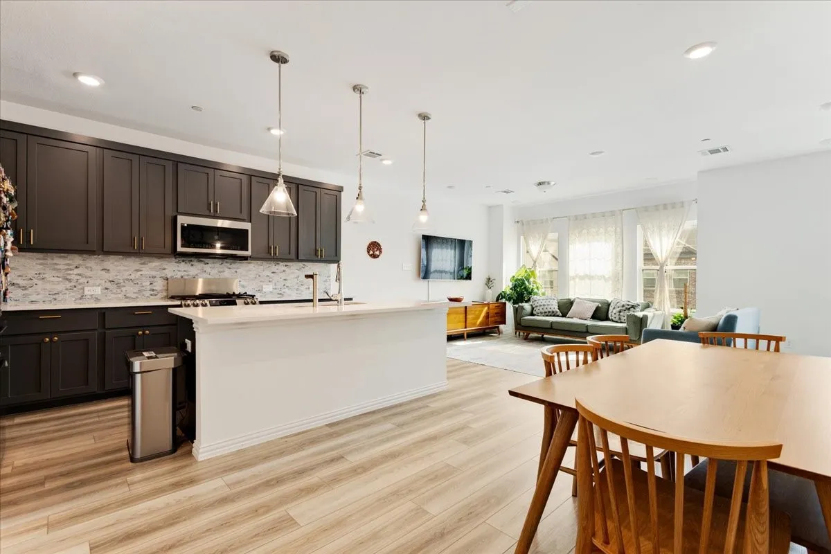 Townhouse For Rent in Collin County , 2223 Adena Springs Drive, Allen, Texas 75013, 3 Bedroom, 4 Bathroom, 2 Garage spaces, 2,156 Sqft, built in 2022, mls#21371504, Real Estate Agent in Allen, Homes For Rent in Collin county, Homes For Rent in Allen, Realtor in Allen Texas, Real Estate Brokerage Independent Realty Texas, Luminita Cordes Realtor