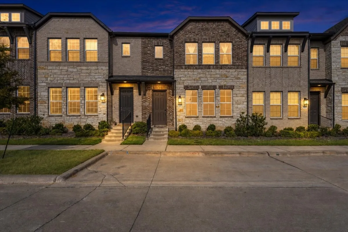 Townhouse For Rent in Collin County , 2223 Adena Springs Drive, Allen, Texas 75013, 3 Bedroom, 4 Bathroom, 2 Garage spaces, 2,156 Sqft, built in 2022, mls#21371504, Real Estate Agent in Allen, Homes For Rent in Collin county, Homes For Rent in Allen, Realtor in Allen Texas, Real Estate Brokerage Independent Realty Texas, Luminita Cordes Realtor