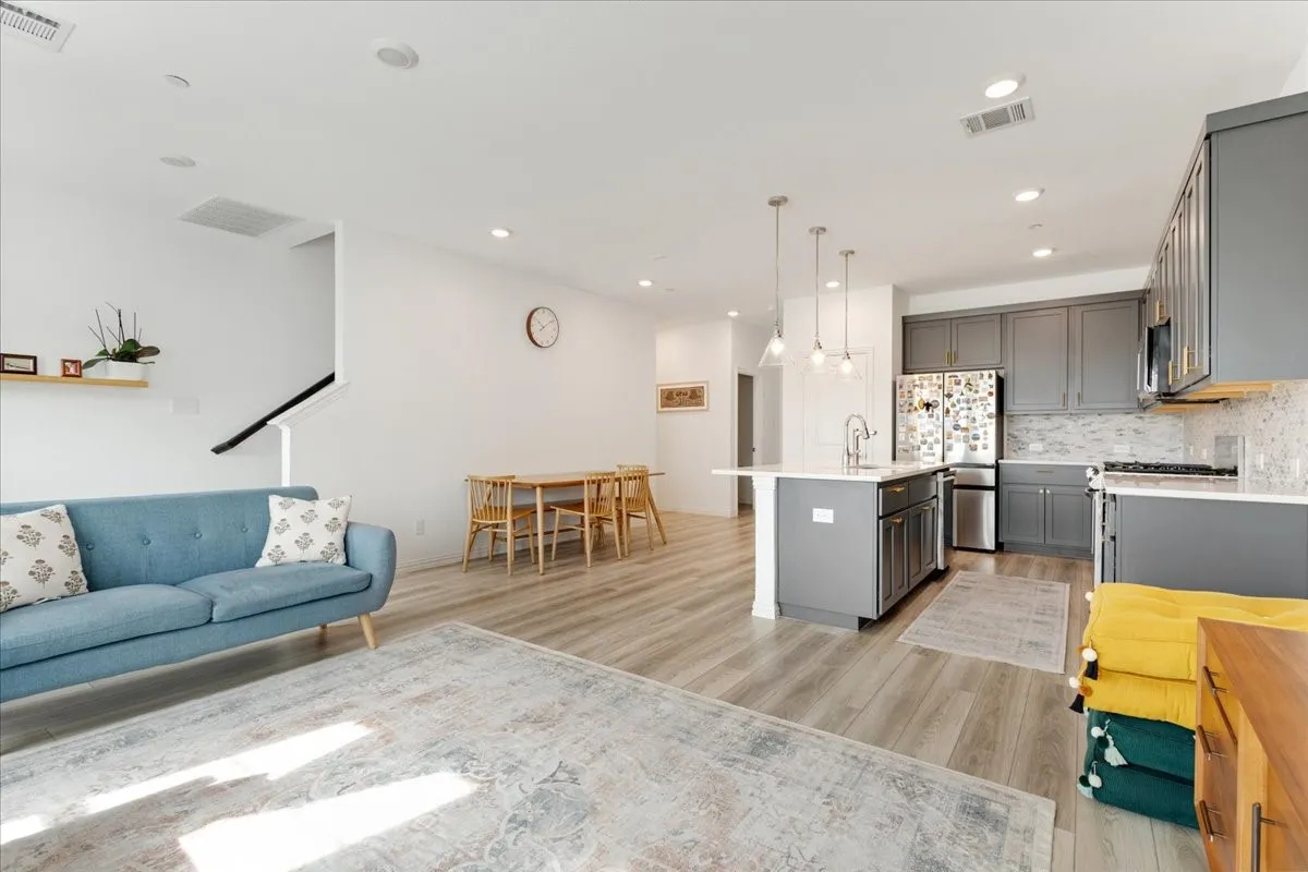 Townhouse For Rent in Collin County , 2223 Adena Springs Drive, Allen, Texas 75013, 3 Bedroom, 4 Bathroom, 2 Garage spaces, 2,156 Sqft, built in 2022, mls#21371504, Real Estate Agent in Allen, Homes For Rent in Collin county, Homes For Rent in Allen, Realtor in Allen Texas, Real Estate Brokerage Independent Realty Texas, Luminita Cordes Realtor