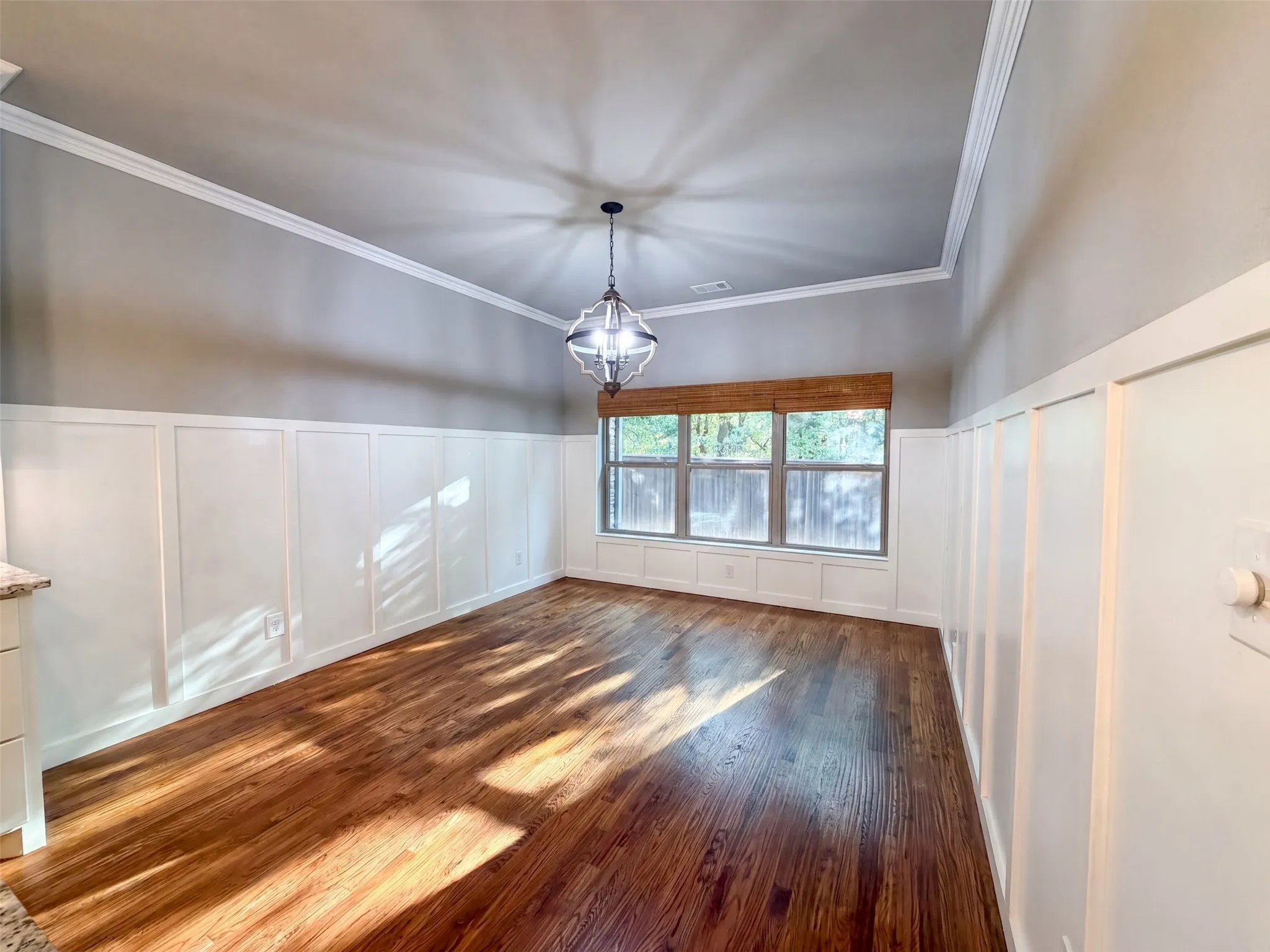 Single Family Residence For Sale in Grayson County , 3712 Magnolia Court, Denison, Texas 75020, 3 Bedroom, 3 Bathroom, 2 Garage spaces, 1,925 Sqft, built in 2018, mls#21371516, Real Estate Agent in Denison, Homes For Sale in Grayson county, Homes For Sale in Denison, Realtor in Denison Texas, Real Estate Brokerage Independent Realty Texas, Luminita Cordes Realtor