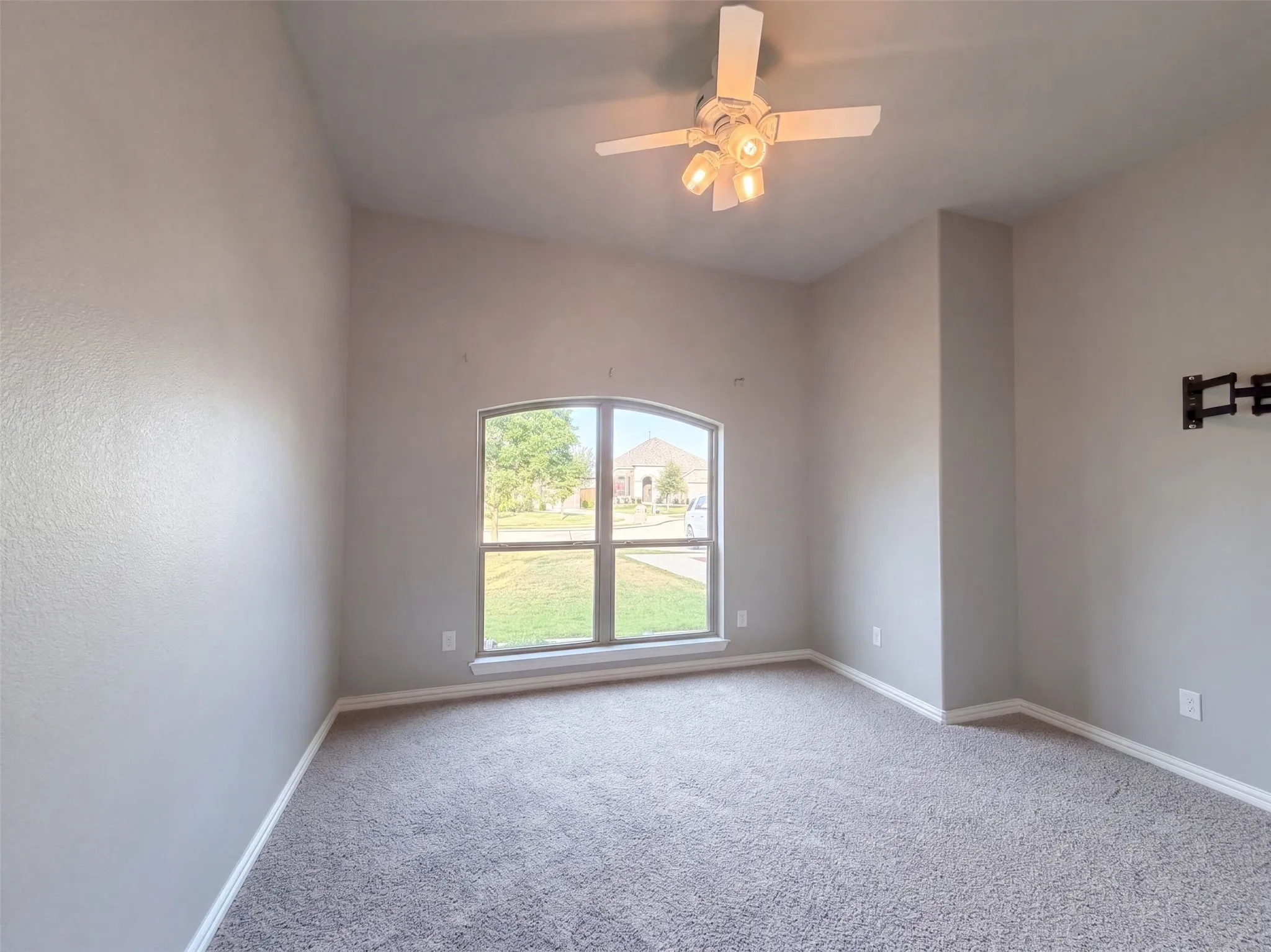 Single Family Residence For Sale in Grayson County , 3712 Magnolia Court, Denison, Texas 75020, 3 Bedroom, 3 Bathroom, 2 Garage spaces, 1,925 Sqft, built in 2018, mls#21371516, Real Estate Agent in Denison, Homes For Sale in Grayson county, Homes For Sale in Denison, Realtor in Denison Texas, Real Estate Brokerage Independent Realty Texas, Luminita Cordes Realtor