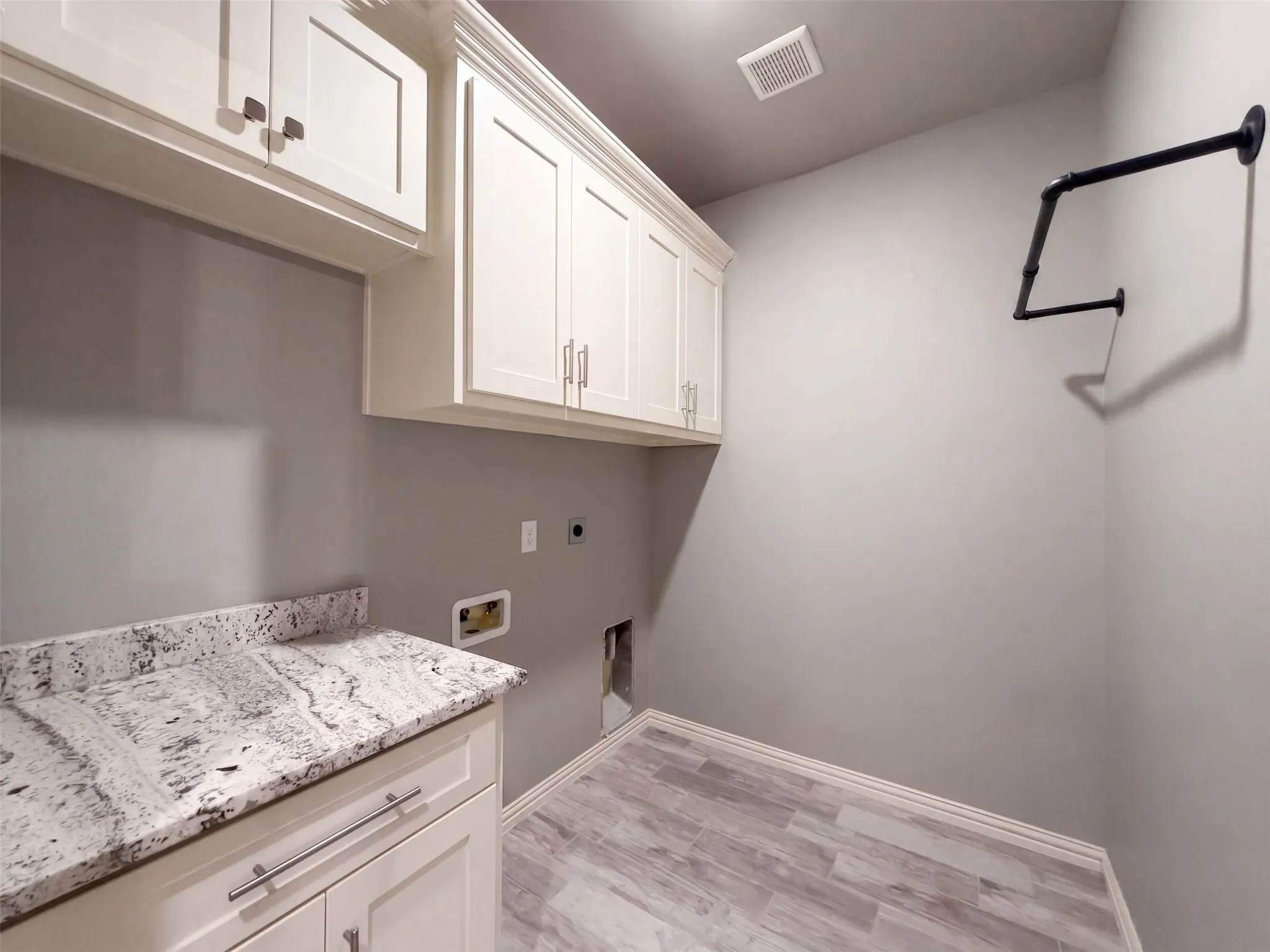 Single Family Residence For Sale in Grayson County , 3712 Magnolia Court, Denison, Texas 75020, 3 Bedroom, 3 Bathroom, 2 Garage spaces, 1,925 Sqft, built in 2018, mls#21371516, Real Estate Agent in Denison, Homes For Sale in Grayson county, Homes For Sale in Denison, Realtor in Denison Texas, Real Estate Brokerage Independent Realty Texas, Luminita Cordes Realtor