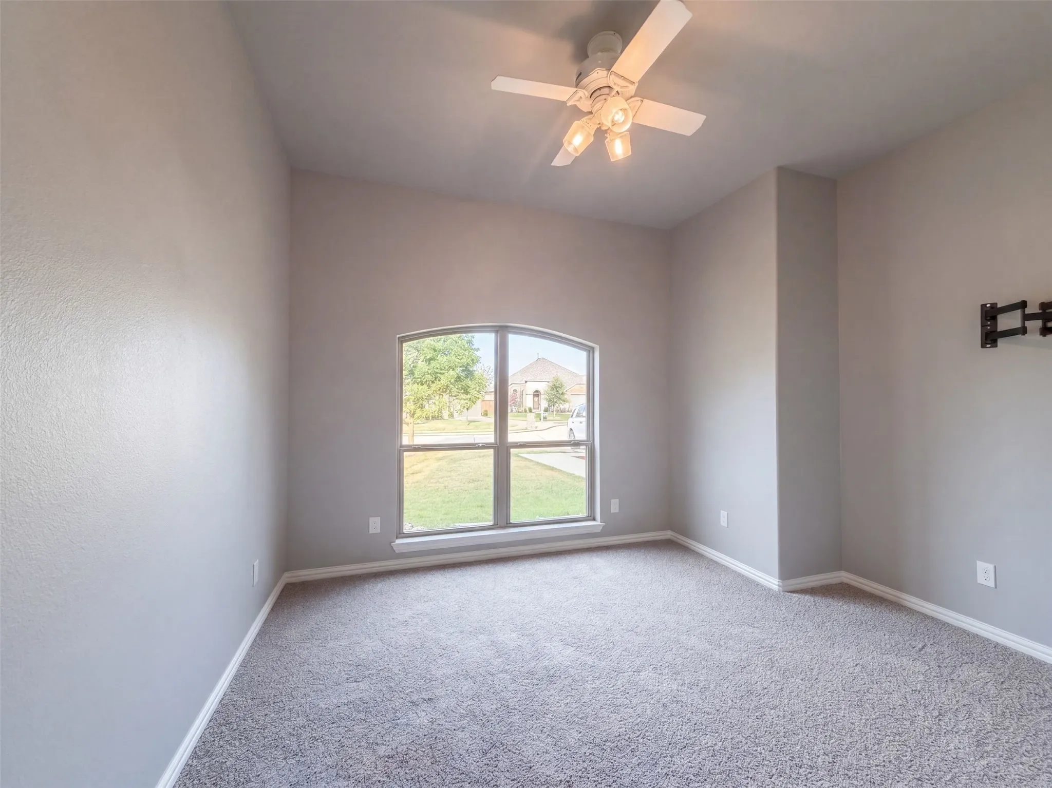 Single Family Residence For Sale in Grayson County , 3712 Magnolia Court, Denison, Texas 75020, 3 Bedroom, 3 Bathroom, 2 Garage spaces, 1,925 Sqft, built in 2018, mls#21371516, Real Estate Agent in Denison, Homes For Sale in Grayson county, Homes For Sale in Denison, Realtor in Denison Texas, Real Estate Brokerage Independent Realty Texas, Luminita Cordes Realtor