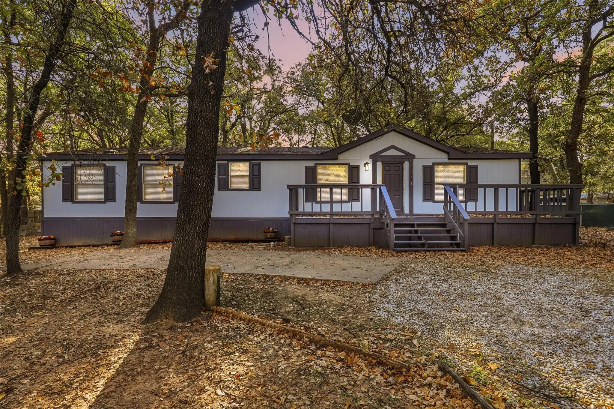 Mobile Home For Sale in Hood County , 4631 Lyndi Lane, Granbury, Texas 76049, 4 Bedroom, 2 Bathroom, Garage spaces, 1,680 Sqft, built in 1996, mls#21370933, Real Estate Agent in Granbury, Homes For Sale in Hood county, Homes For Sale in Granbury, Realtor in Granbury Texas, Real Estate Brokerage Independent Realty Texas, Luminita Cordes Realtor