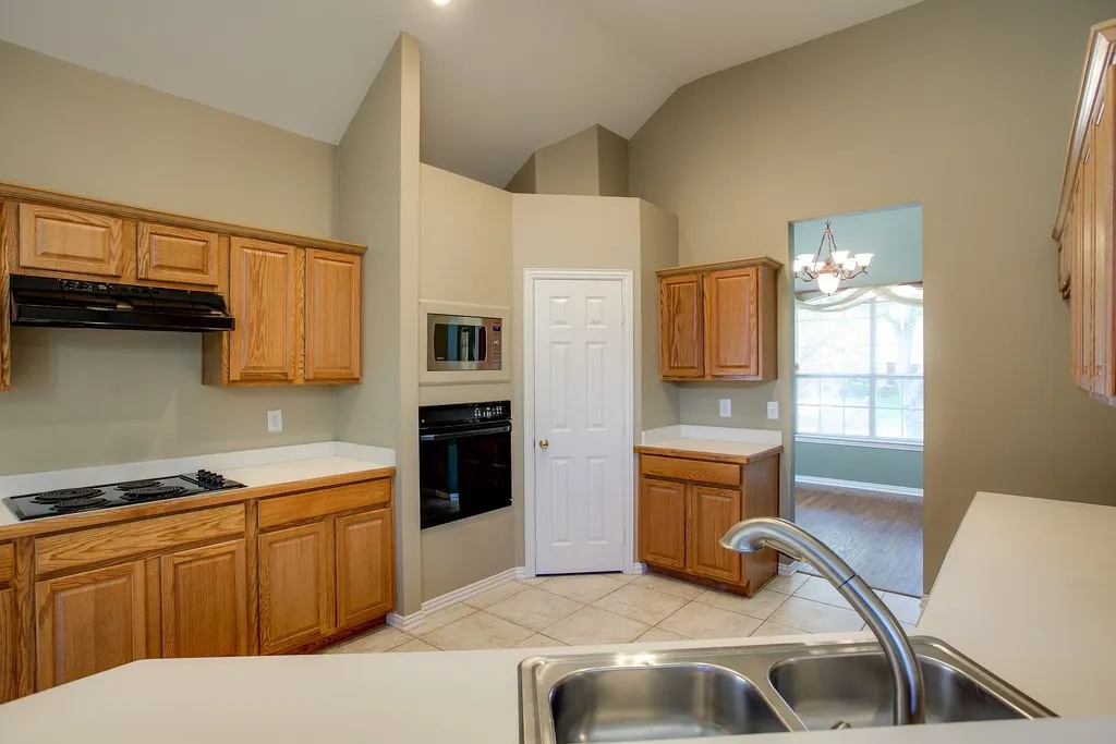 Single Family Residence For Rent in Denton County , 2221 Briary Trace Court, Lewisville, Texas 75077, 3 Bedroom, 2 Bathroom, 2 Garage spaces, 2,120 Sqft, built in 1996, mls#21371520, Real Estate Agent in Lewisville, Homes For Rent in Denton county, Homes For Rent in Lewisville, Realtor in Lewisville Texas, Real Estate Brokerage Independent Realty Texas, Luminita Cordes Realtor