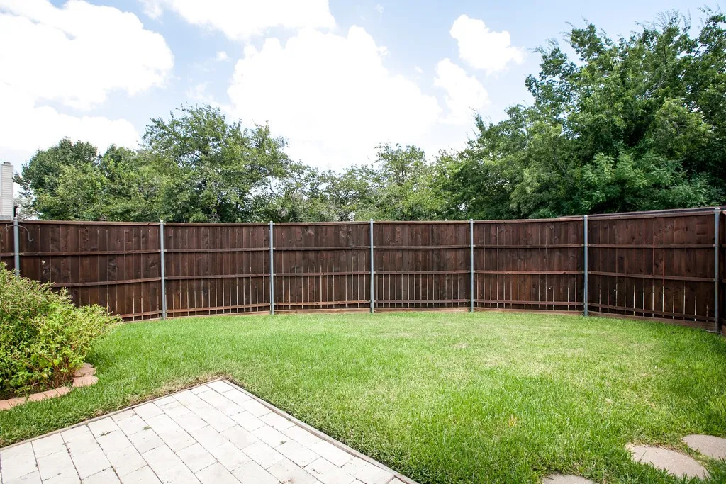Single Family Residence For Rent in Denton County , 2221 Briary Trace Court, Lewisville, Texas 75077, 3 Bedroom, 2 Bathroom, 2 Garage spaces, 2,120 Sqft, built in 1996, mls#21371520, Real Estate Agent in Lewisville, Homes For Rent in Denton county, Homes For Rent in Lewisville, Realtor in Lewisville Texas, Real Estate Brokerage Independent Realty Texas, Luminita Cordes Realtor