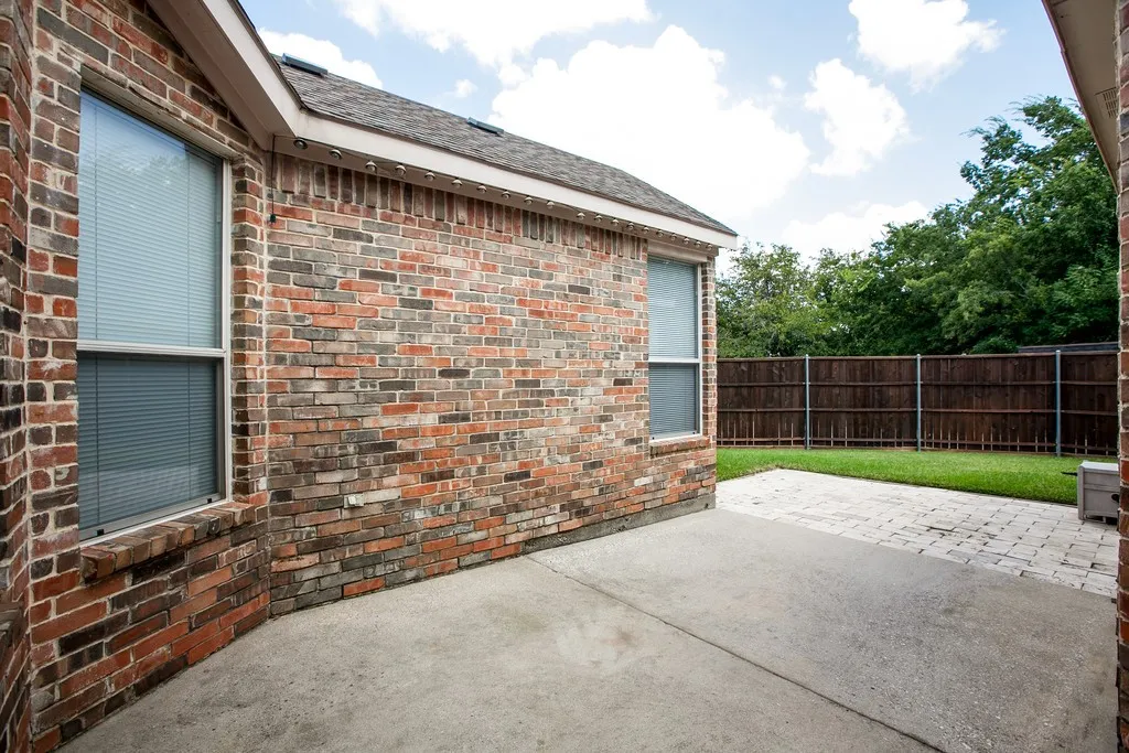 Single Family Residence For Rent in Denton County , 2221 Briary Trace Court, Lewisville, Texas 75077, 3 Bedroom, 2 Bathroom, 2 Garage spaces, 2,120 Sqft, built in 1996, mls#21371520, Real Estate Agent in Lewisville, Homes For Rent in Denton county, Homes For Rent in Lewisville, Realtor in Lewisville Texas, Real Estate Brokerage Independent Realty Texas, Luminita Cordes Realtor