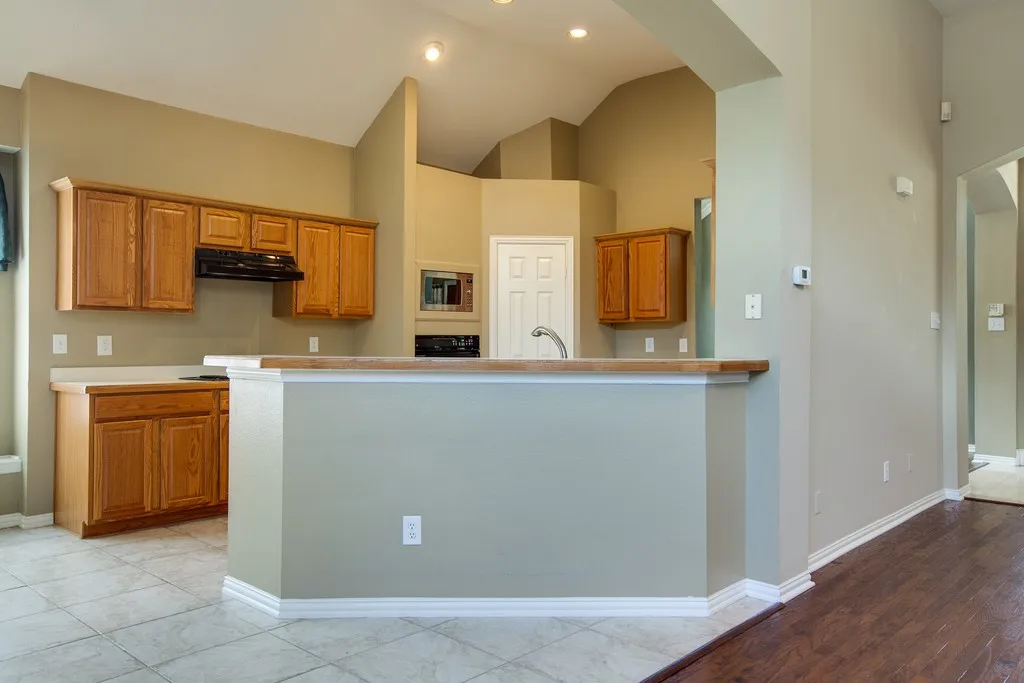 Single Family Residence For Rent in Denton County , 2221 Briary Trace Court, Lewisville, Texas 75077, 3 Bedroom, 2 Bathroom, 2 Garage spaces, 2,120 Sqft, built in 1996, mls#21371520, Real Estate Agent in Lewisville, Homes For Rent in Denton county, Homes For Rent in Lewisville, Realtor in Lewisville Texas, Real Estate Brokerage Independent Realty Texas, Luminita Cordes Realtor