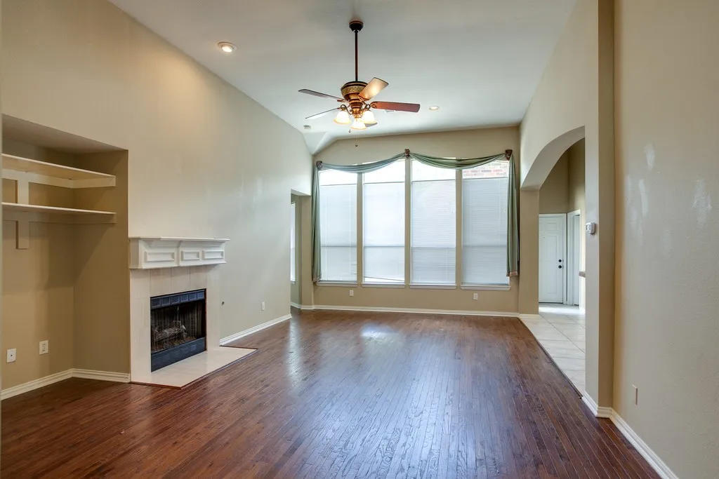 Single Family Residence For Rent in Denton County , 2221 Briary Trace Court, Lewisville, Texas 75077, 3 Bedroom, 2 Bathroom, 2 Garage spaces, 2,120 Sqft, built in 1996, mls#21371520, Real Estate Agent in Lewisville, Homes For Rent in Denton county, Homes For Rent in Lewisville, Realtor in Lewisville Texas, Real Estate Brokerage Independent Realty Texas, Luminita Cordes Realtor