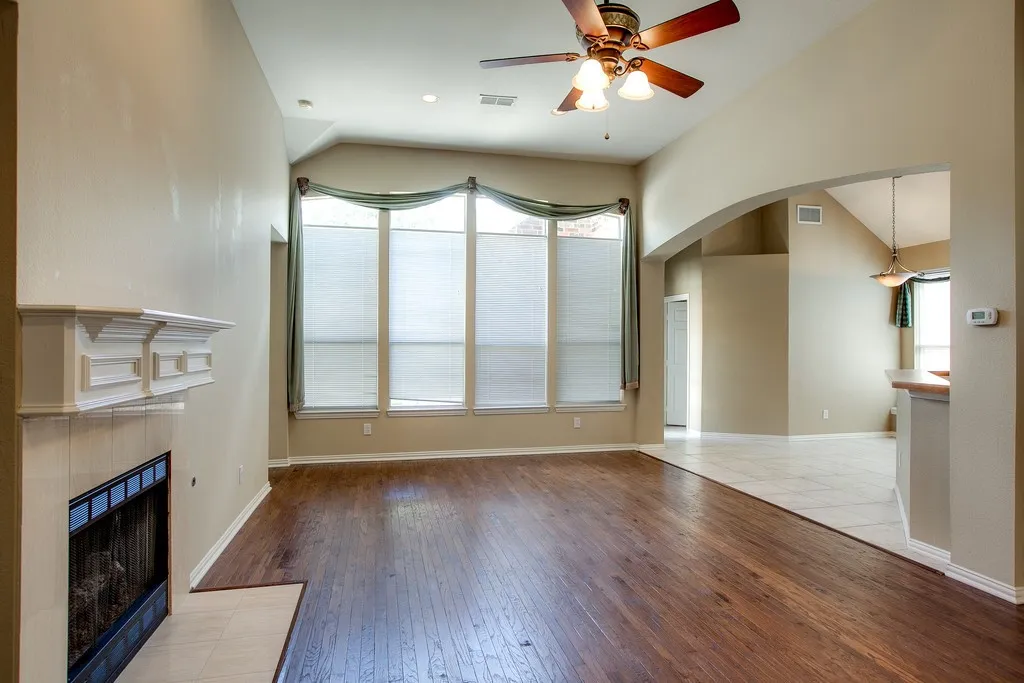 Single Family Residence For Rent in Denton County , 2221 Briary Trace Court, Lewisville, Texas 75077, 3 Bedroom, 2 Bathroom, 2 Garage spaces, 2,120 Sqft, built in 1996, mls#21371520, Real Estate Agent in Lewisville, Homes For Rent in Denton county, Homes For Rent in Lewisville, Realtor in Lewisville Texas, Real Estate Brokerage Independent Realty Texas, Luminita Cordes Realtor