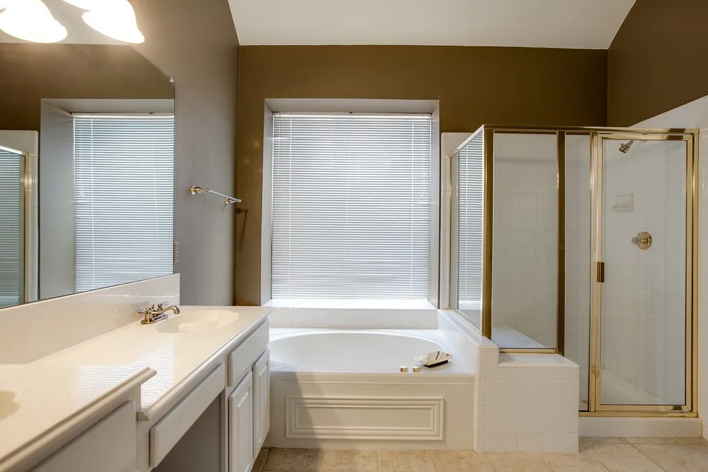 Single Family Residence For Rent in Denton County , 2221 Briary Trace Court, Lewisville, Texas 75077, 3 Bedroom, 2 Bathroom, 2 Garage spaces, 2,120 Sqft, built in 1996, mls#21371520, Real Estate Agent in Lewisville, Homes For Rent in Denton county, Homes For Rent in Lewisville, Realtor in Lewisville Texas, Real Estate Brokerage Independent Realty Texas, Luminita Cordes Realtor