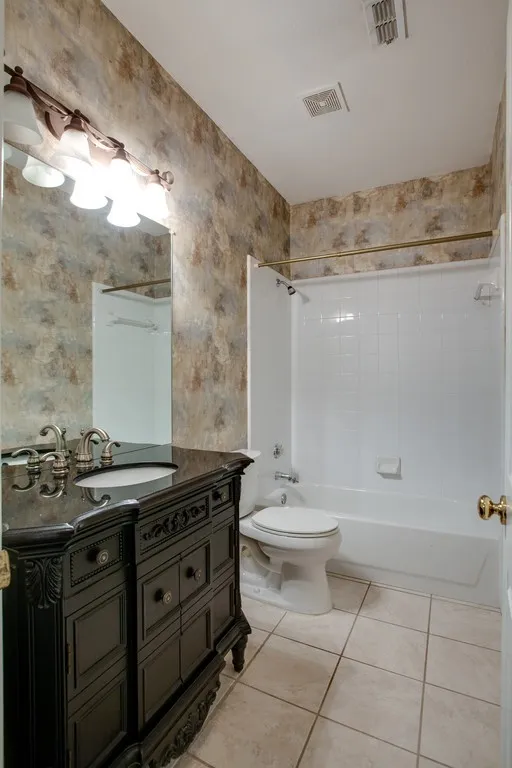 Single Family Residence For Rent in Denton County , 2221 Briary Trace Court, Lewisville, Texas 75077, 3 Bedroom, 2 Bathroom, 2 Garage spaces, 2,120 Sqft, built in 1996, mls#21371520, Real Estate Agent in Lewisville, Homes For Rent in Denton county, Homes For Rent in Lewisville, Realtor in Lewisville Texas, Real Estate Brokerage Independent Realty Texas, Luminita Cordes Realtor