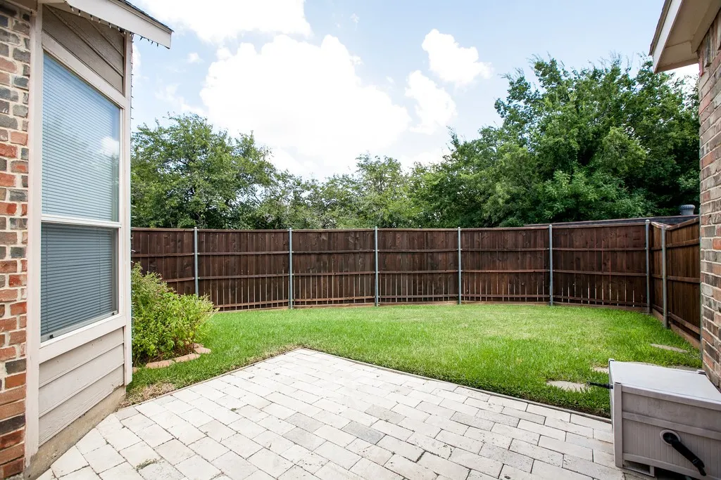 Single Family Residence For Rent in Denton County , 2221 Briary Trace Court, Lewisville, Texas 75077, 3 Bedroom, 2 Bathroom, 2 Garage spaces, 2,120 Sqft, built in 1996, mls#21371520, Real Estate Agent in Lewisville, Homes For Rent in Denton county, Homes For Rent in Lewisville, Realtor in Lewisville Texas, Real Estate Brokerage Independent Realty Texas, Luminita Cordes Realtor