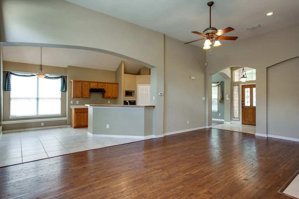 Single Family Residence For Rent in Denton County , 2221 Briary Trace Court, Lewisville, Texas 75077, 3 Bedroom, 2 Bathroom, 2 Garage spaces, 2,120 Sqft, built in 1996, mls#21371520, Real Estate Agent in Lewisville, Homes For Rent in Denton county, Homes For Rent in Lewisville, Realtor in Lewisville Texas, Real Estate Brokerage Independent Realty Texas, Luminita Cordes Realtor