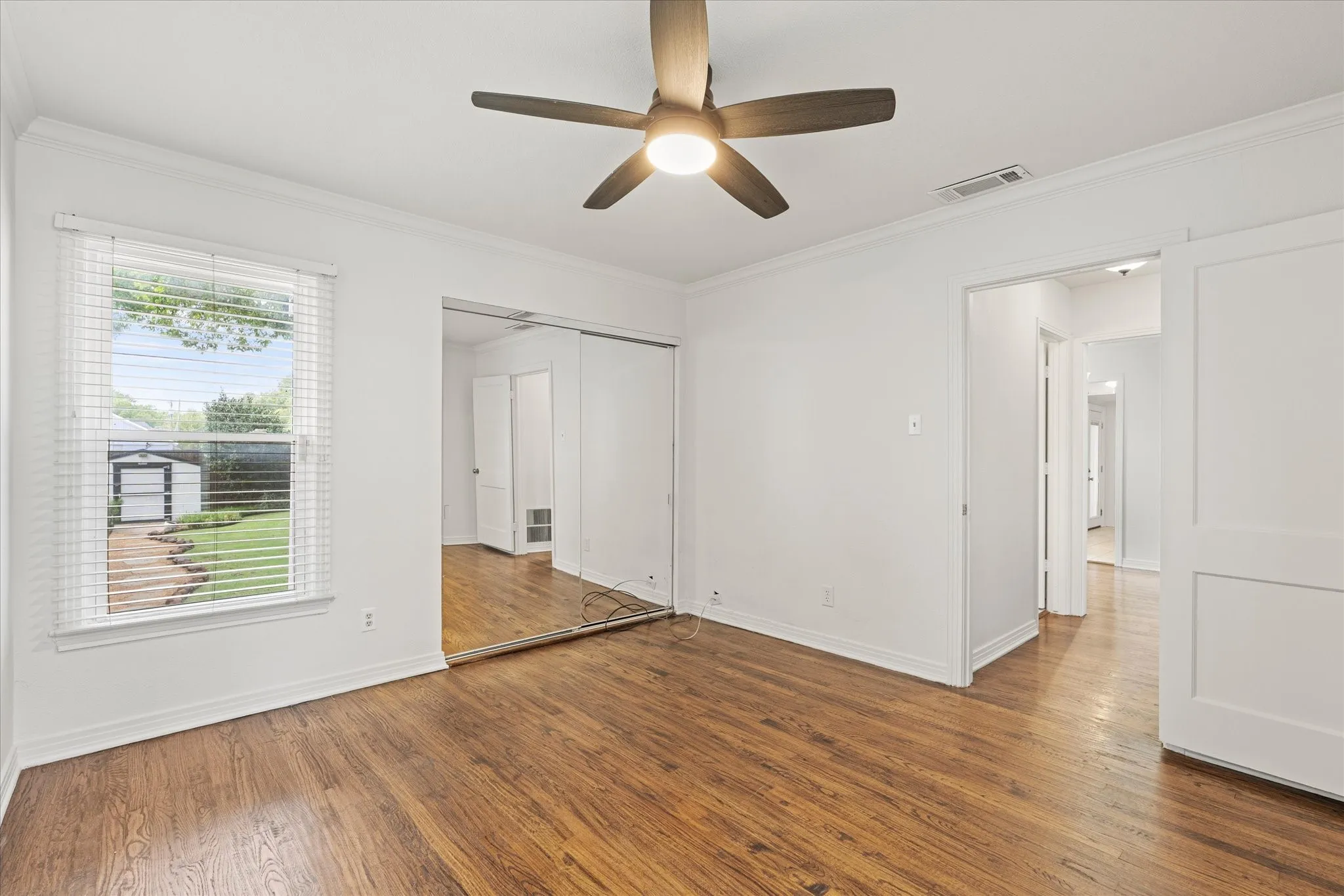 Single Family Residence For Sale in Rockwall County , 606 Storrs Street, Rockwall, Texas 75087, 2 Bedroom, 1 Bathroom, 1 Garage spaces, 929 Sqft, built in 1930, mls#21371444, Real Estate Agent in Rockwall, Homes For Sale in Rockwall county, Homes For Sale in Rockwall, Realtor in Rockwall Texas, Real Estate Brokerage Independent Realty Texas, Luminita Cordes Realtor