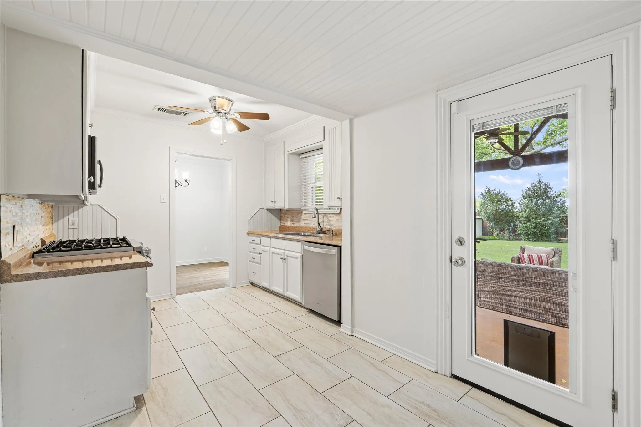 Single Family Residence For Sale in Rockwall County , 606 Storrs Street, Rockwall, Texas 75087, 2 Bedroom, 1 Bathroom, 1 Garage spaces, 929 Sqft, built in 1930, mls#21371444, Real Estate Agent in Rockwall, Homes For Sale in Rockwall county, Homes For Sale in Rockwall, Realtor in Rockwall Texas, Real Estate Brokerage Independent Realty Texas, Luminita Cordes Realtor