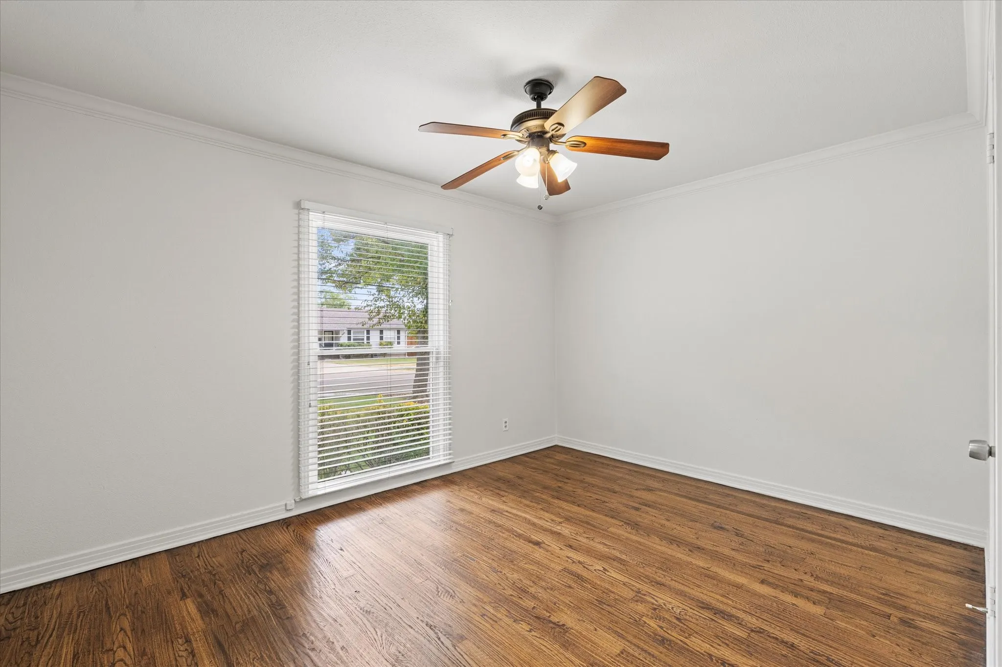 Single Family Residence For Sale in Rockwall County , 606 Storrs Street, Rockwall, Texas 75087, 2 Bedroom, 1 Bathroom, 1 Garage spaces, 929 Sqft, built in 1930, mls#21371444, Real Estate Agent in Rockwall, Homes For Sale in Rockwall county, Homes For Sale in Rockwall, Realtor in Rockwall Texas, Real Estate Brokerage Independent Realty Texas, Luminita Cordes Realtor