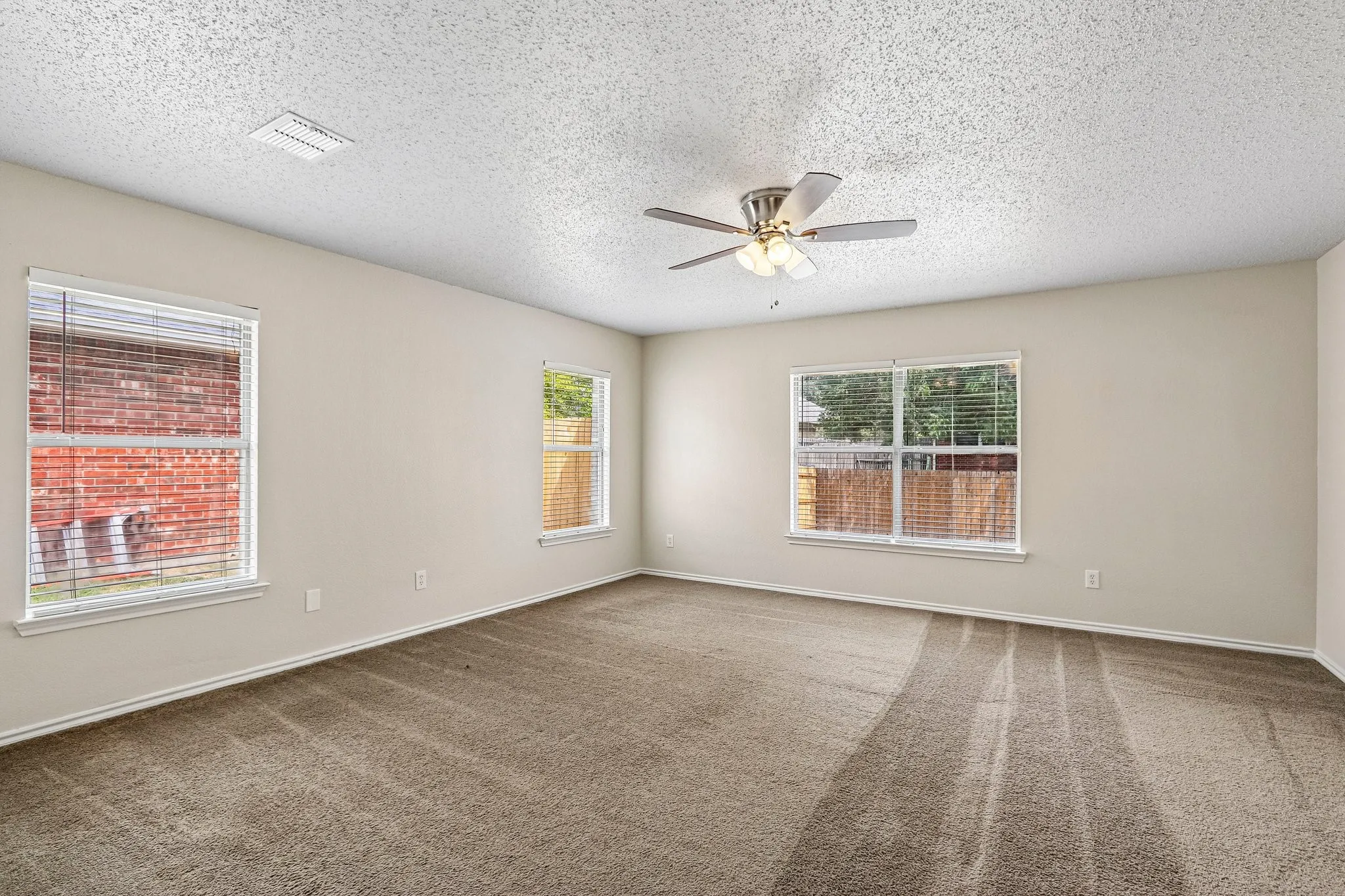 Single Family Residence For Sale in Denton County , 324 Marshall Creek Road, Roanoke, Texas 76262, 3 Bedroom, 2 Bathroom, 2 Garage spaces, 1,918 Sqft, built in 1999, mls#21366779, Real Estate Agent in Roanoke, Homes For Sale in Denton county, Homes For Sale in Roanoke, Realtor in Roanoke Texas, Real Estate Brokerage Independent Realty Texas, Luminita Cordes Realtor