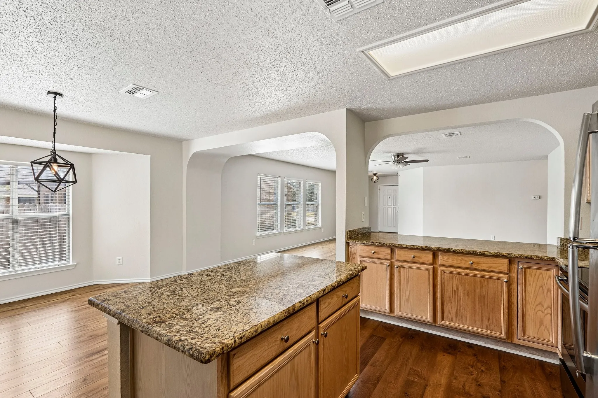 Single Family Residence For Sale in Denton County , 324 Marshall Creek Road, Roanoke, Texas 76262, 3 Bedroom, 2 Bathroom, 2 Garage spaces, 1,918 Sqft, built in 1999, mls#21366779, Real Estate Agent in Roanoke, Homes For Sale in Denton county, Homes For Sale in Roanoke, Realtor in Roanoke Texas, Real Estate Brokerage Independent Realty Texas, Luminita Cordes Realtor
