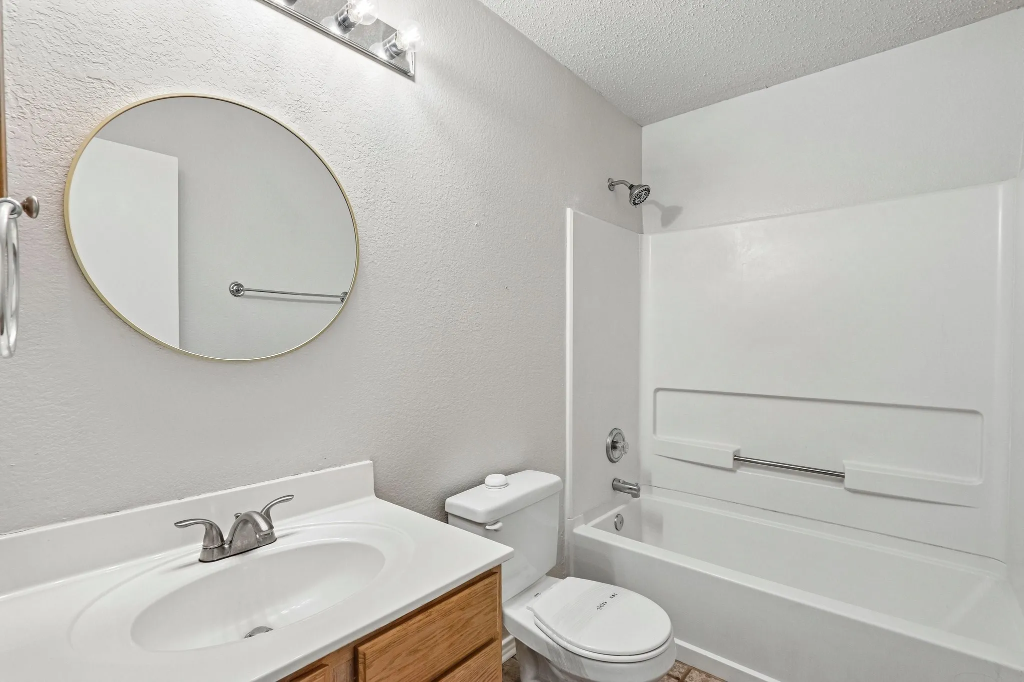Single Family Residence For Sale in Denton County , 324 Marshall Creek Road, Roanoke, Texas 76262, 3 Bedroom, 2 Bathroom, 2 Garage spaces, 1,918 Sqft, built in 1999, mls#21366779, Real Estate Agent in Roanoke, Homes For Sale in Denton county, Homes For Sale in Roanoke, Realtor in Roanoke Texas, Real Estate Brokerage Independent Realty Texas, Luminita Cordes Realtor
