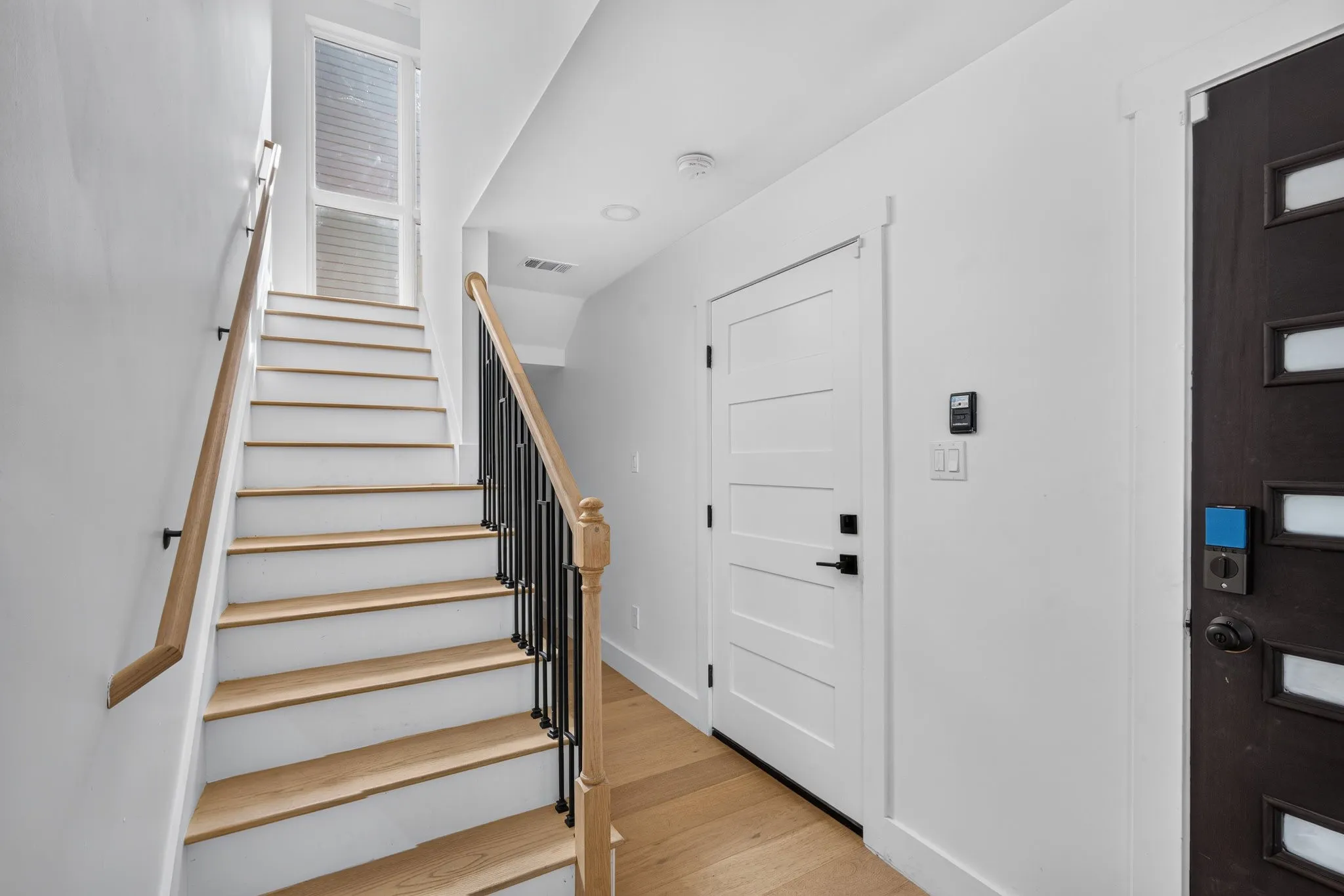 Townhouse For Rent in Dallas County , 2349 N Carroll Avenue, Dallas, Texas 75204, 2 Bedroom, 3 Bathroom, 2 Garage spaces, 1,503 Sqft, built in 2023, mls#21371530, Real Estate Agent in Dallas, Homes For Rent in Dallas county, Homes For Rent in Dallas, Realtor in Dallas Texas, Real Estate Brokerage Independent Realty Texas, Luminita Cordes Realtor